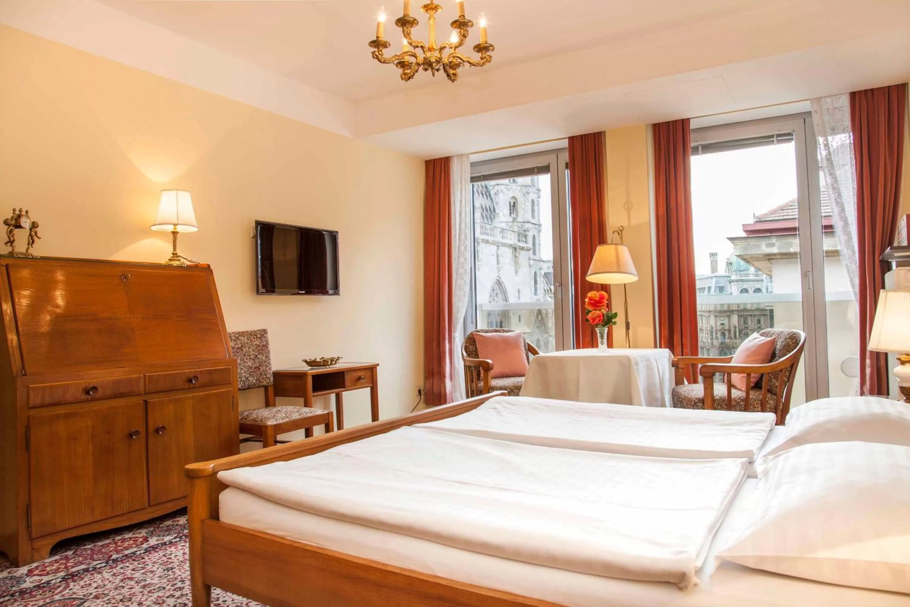 Bed in Pension Sacher - Apartments am Stephansplatz