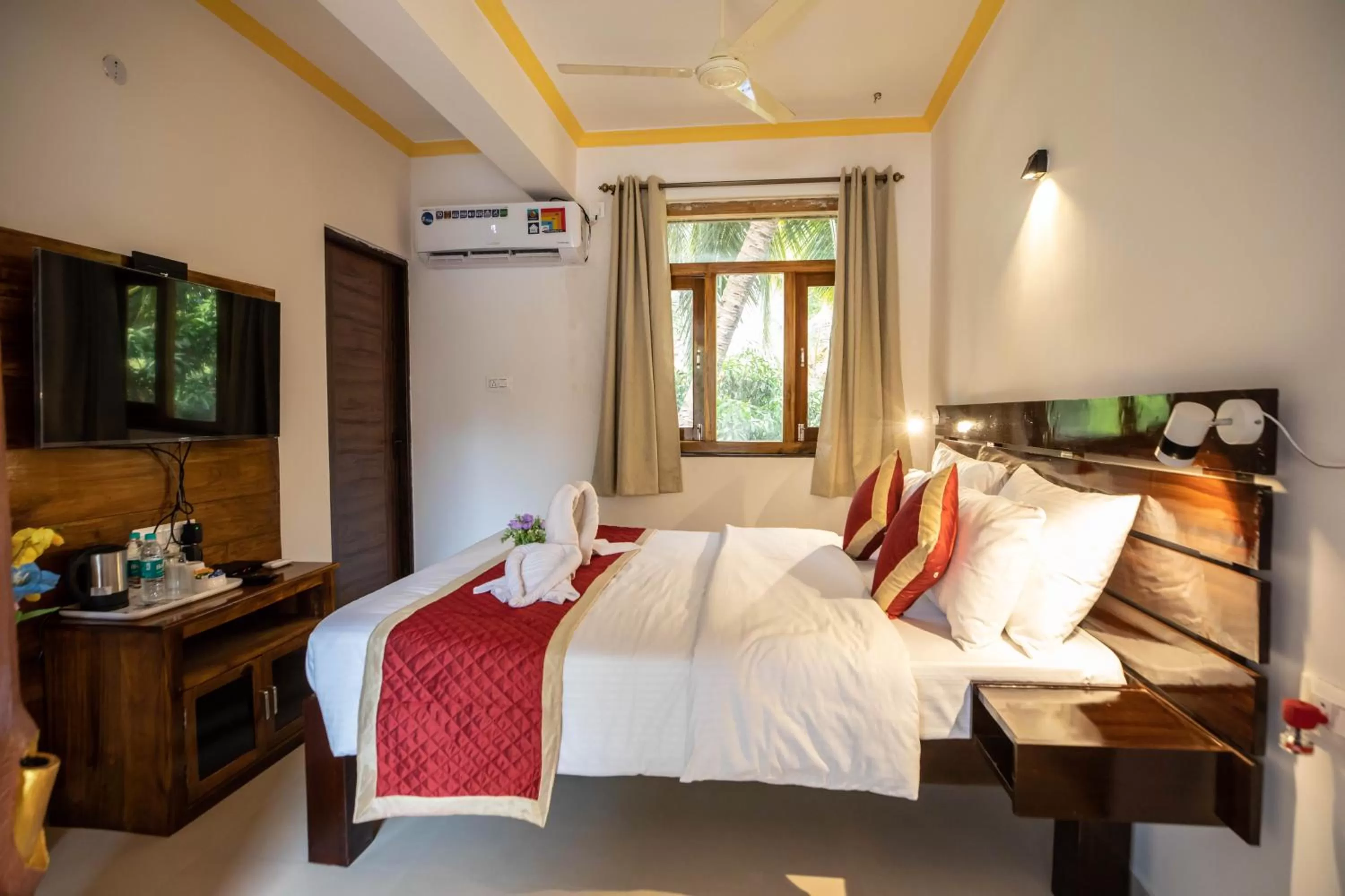 Bed in The Woodside Inn