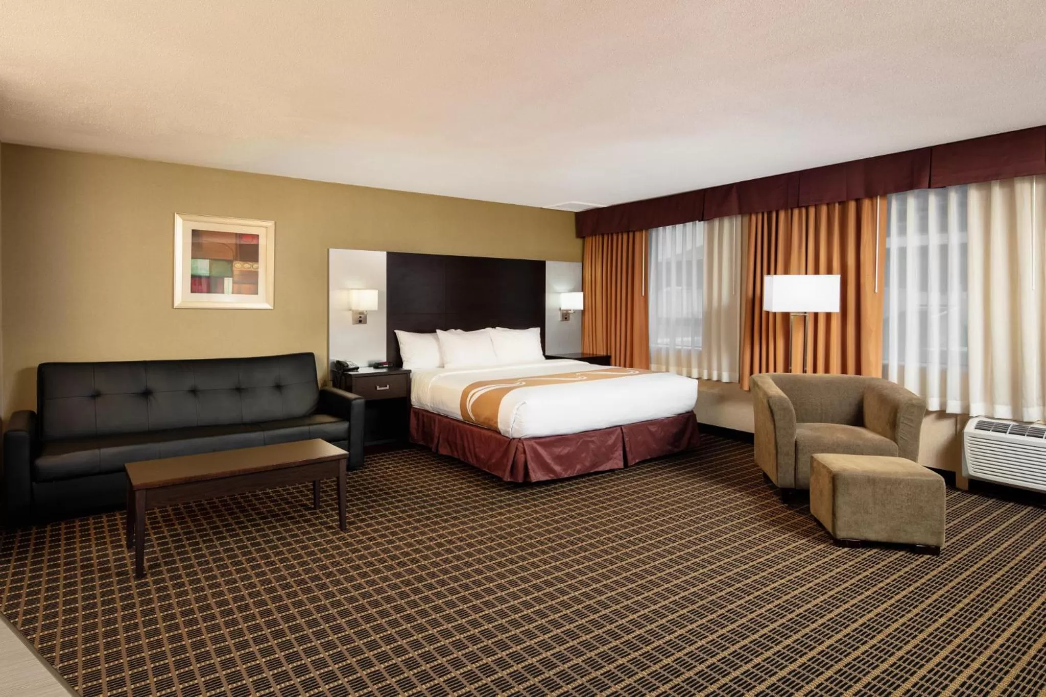 Photo of the whole room, Bed in Quality Inn & Suites Windsor - Downtown
