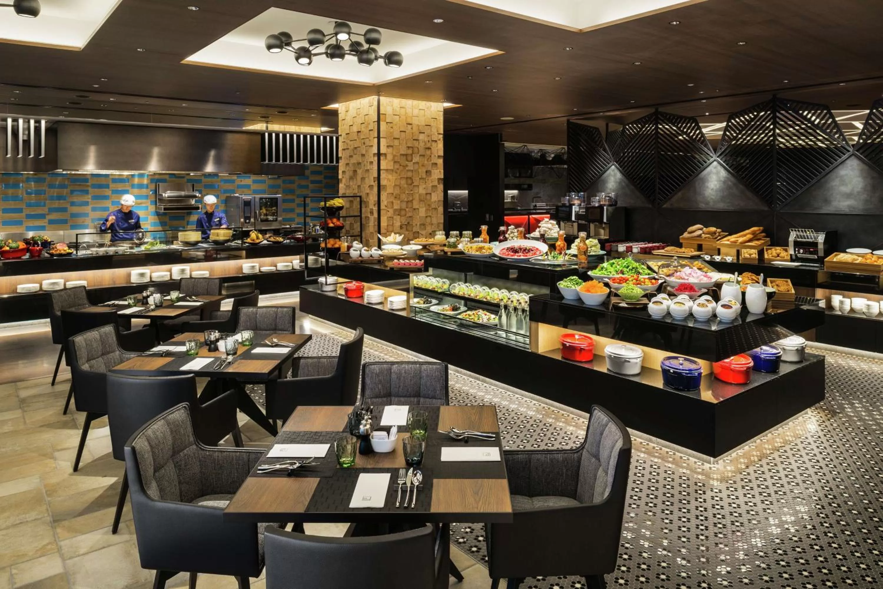 Restaurant/places to eat in Hilton Osaka Hotel