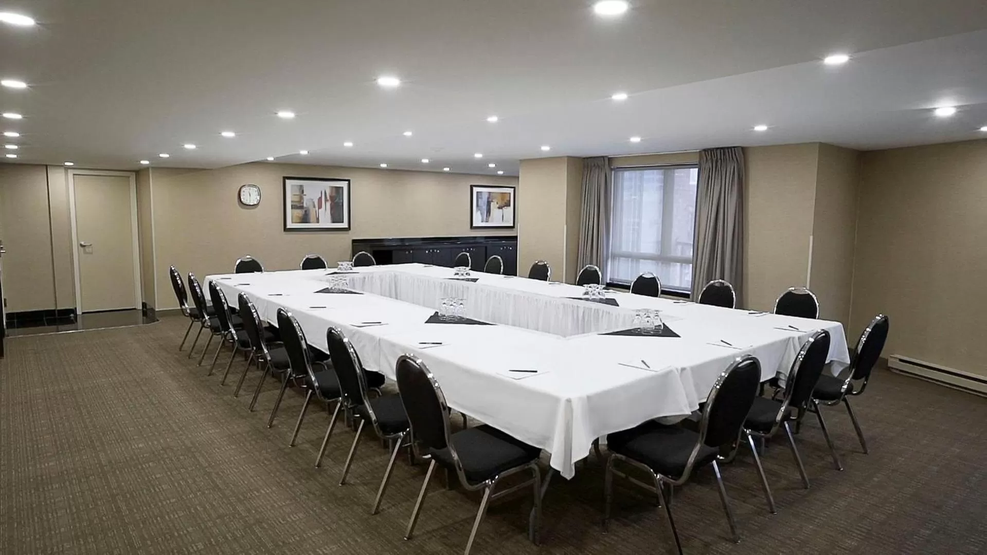 Business facilities in Les Suites Hotel Ottawa