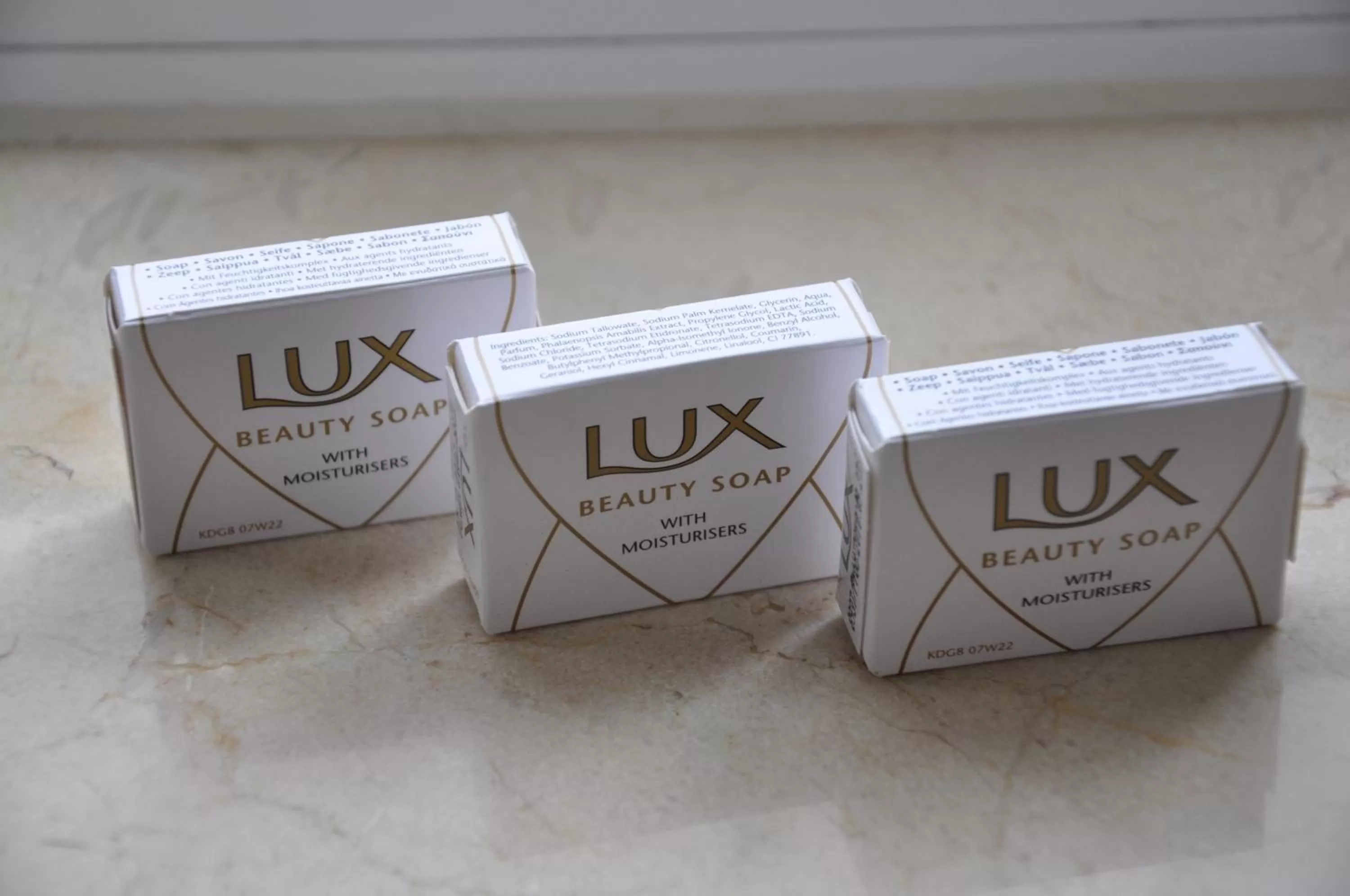 Bathroom in Queens Hotel