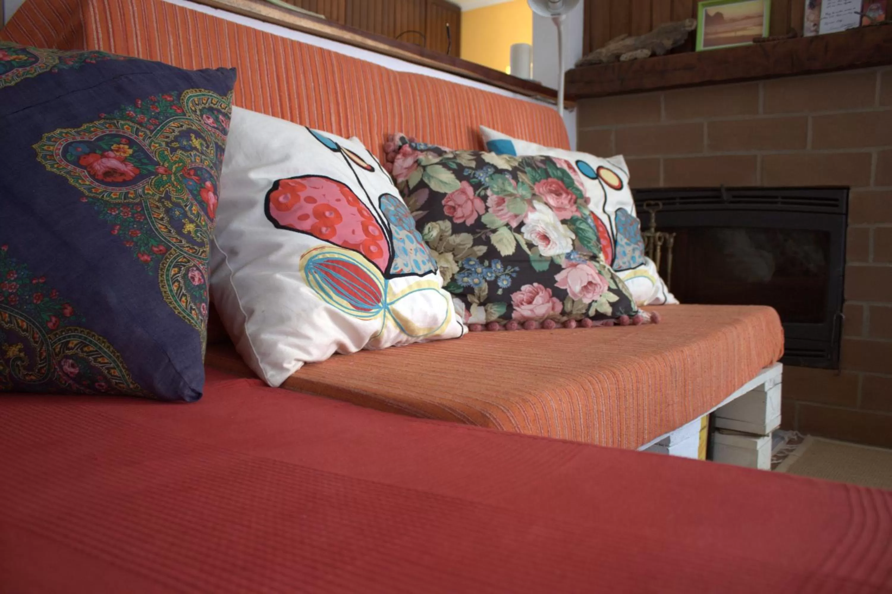 Living room, Bed in PuraVida Divehouse