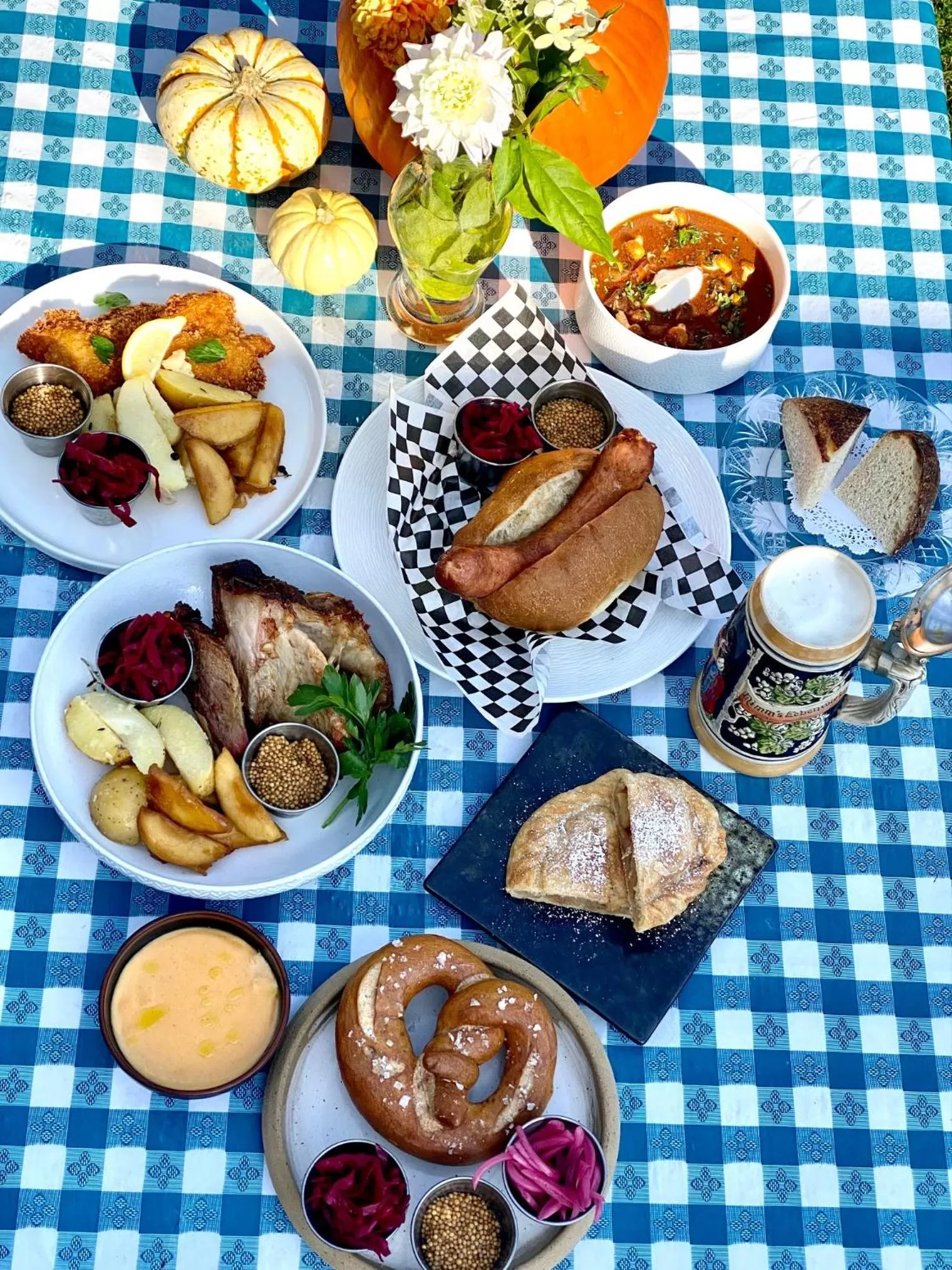 Food and drinks in Orcas Hotel