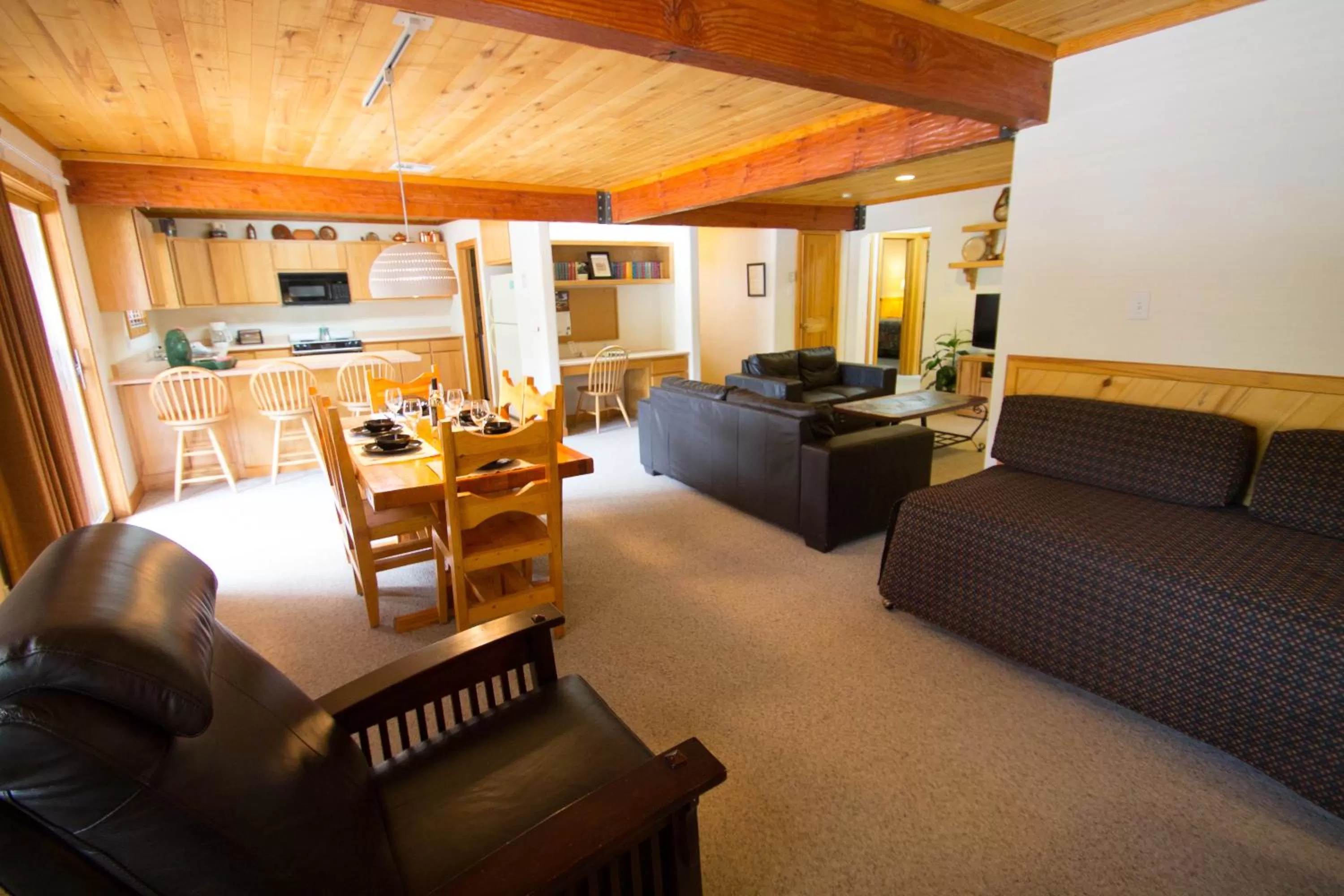 Kitchen or kitchenette in Sitzmark Sports Lodge