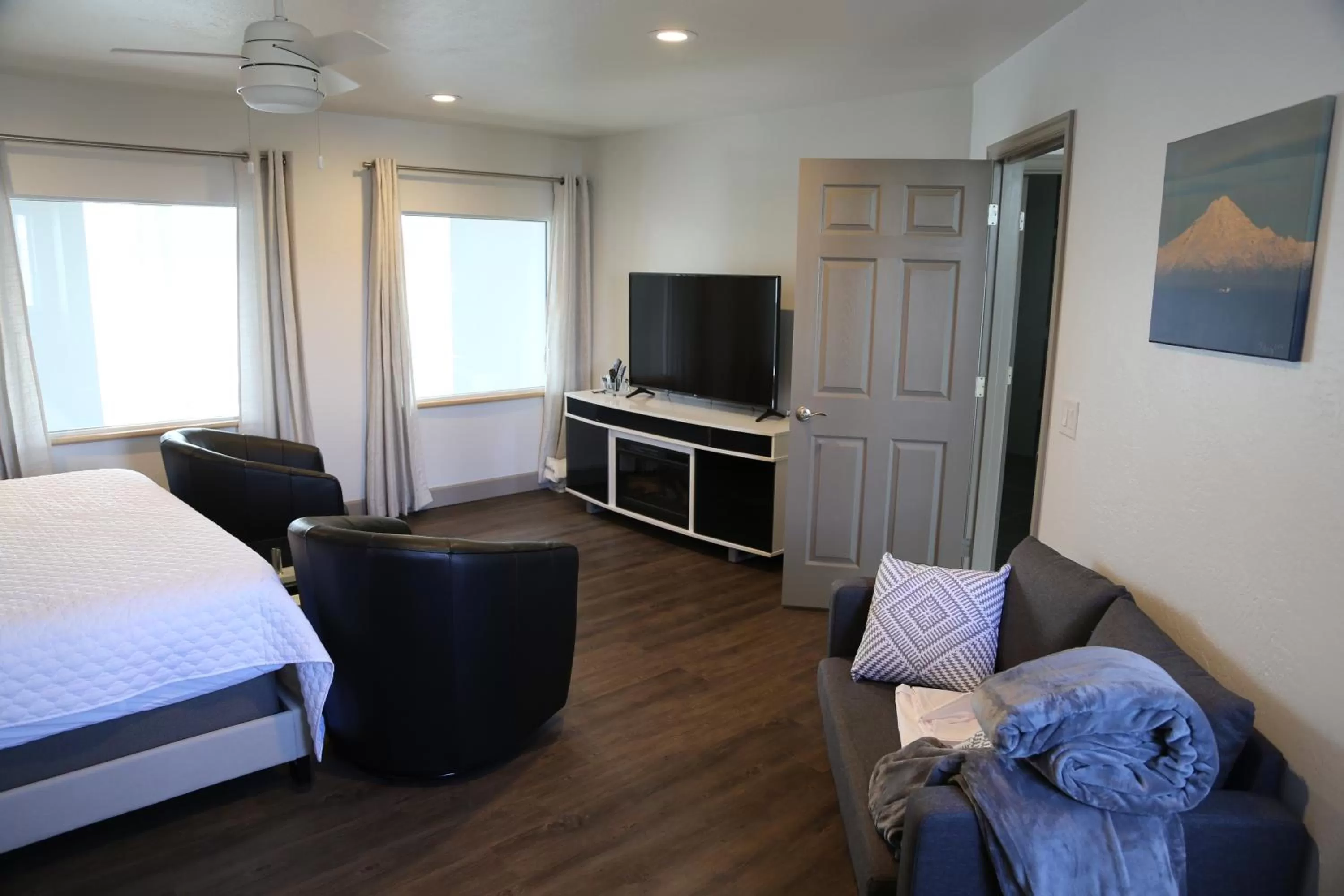 TV/Entertainment Center in Otter Beach Lodges