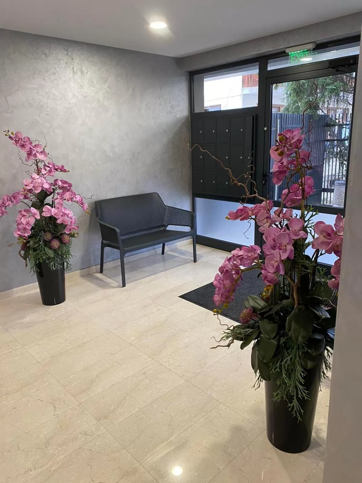 Garden, Lobby/Reception in 7th Sense boutique apartments