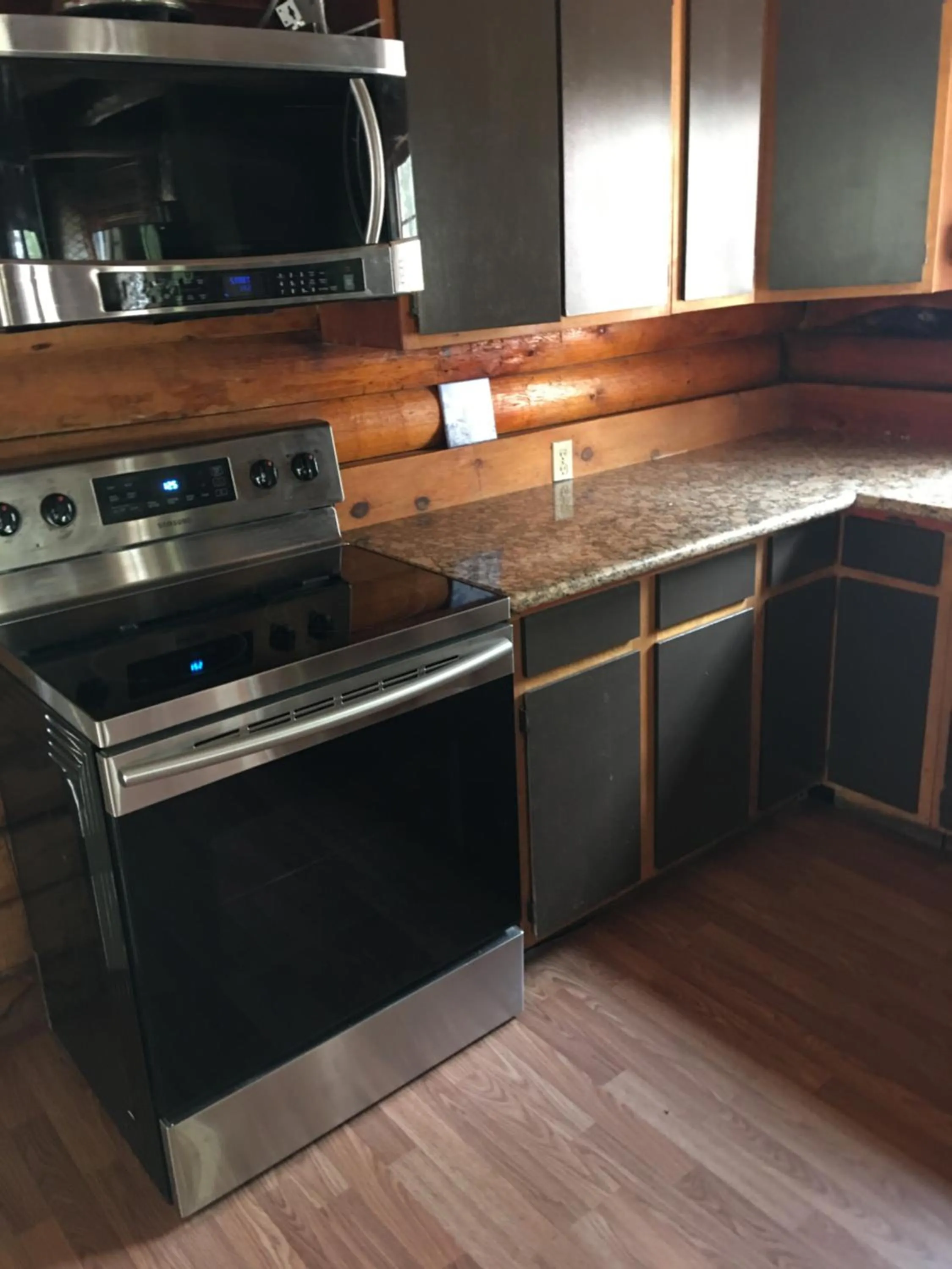 Kitchen or kitchenette in Mountain Trail Lodge and Vacation Rentals