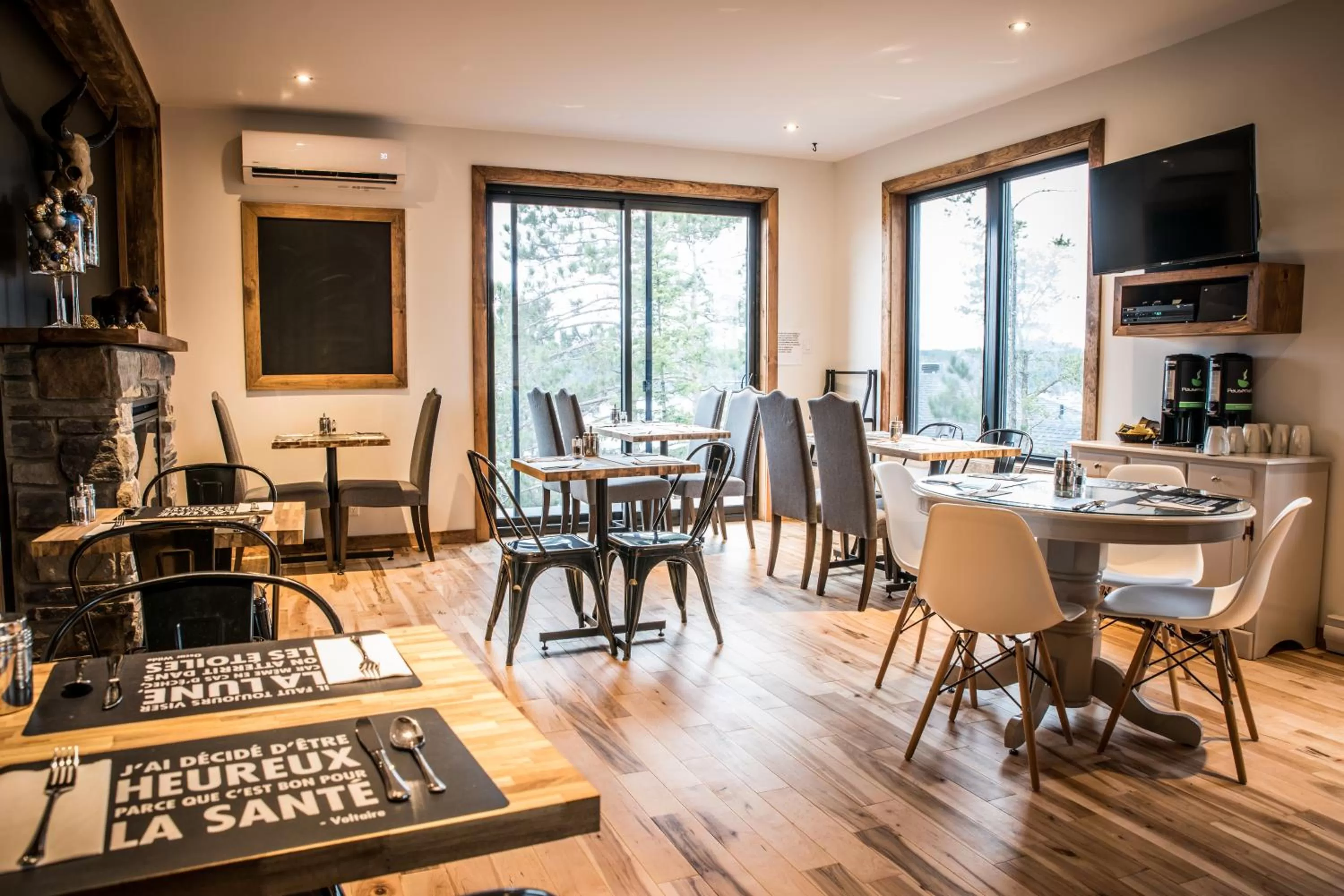 Dining area in Gîte du Haut des Arbres