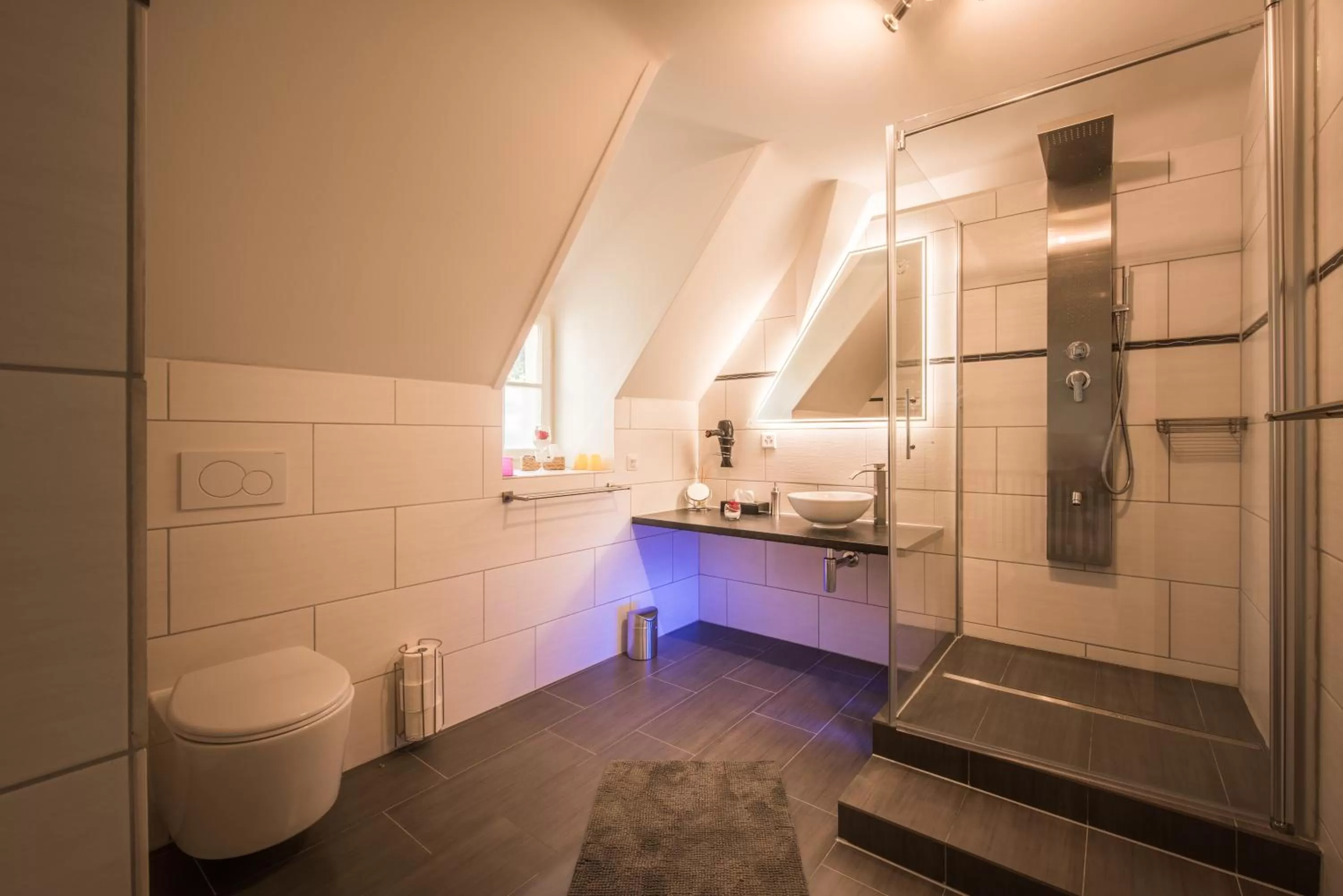 Shower in Max Aviation Villa & Apartments