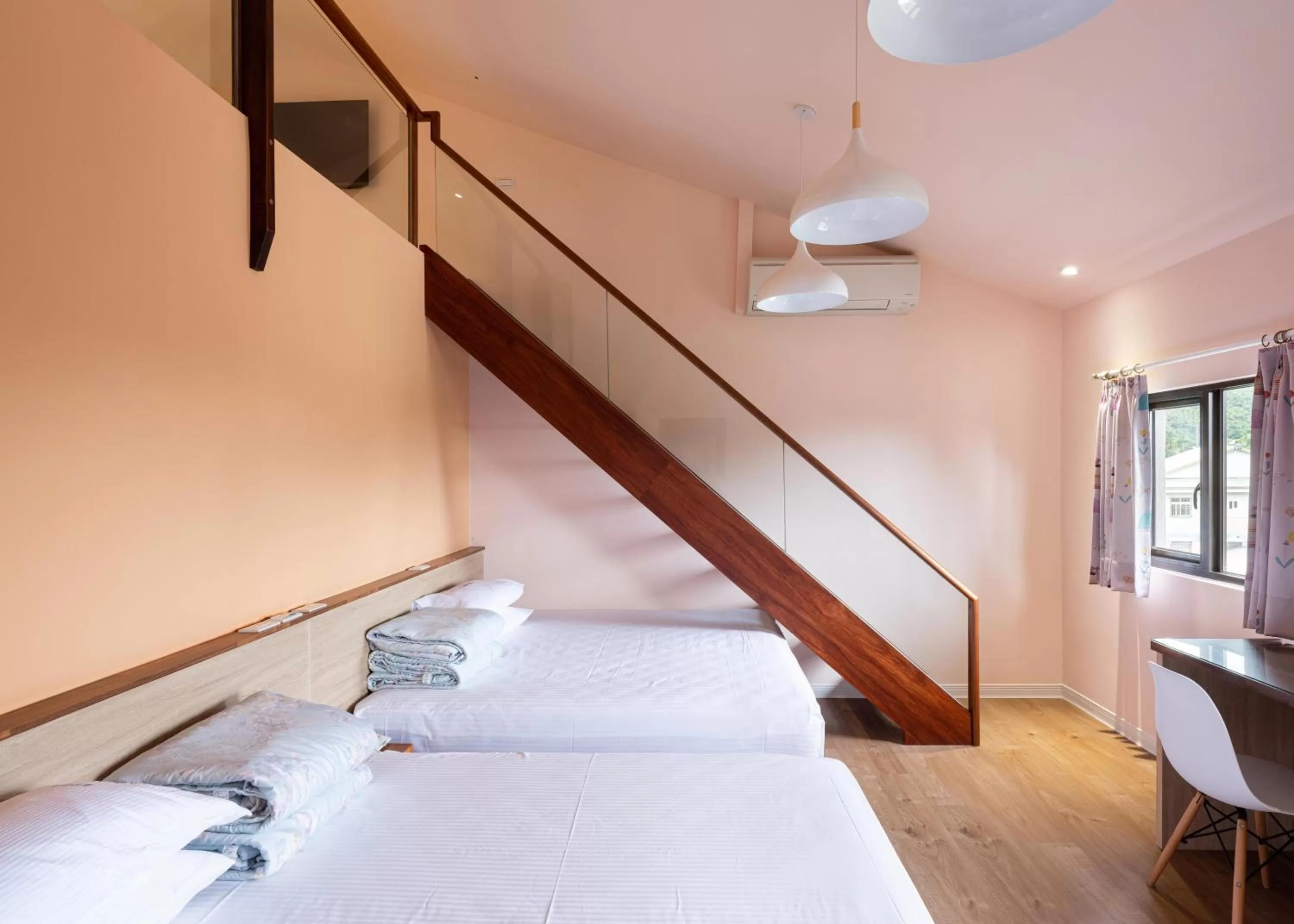 Photo of the whole room, Bed in 名竹旅社 Minzu Hotel