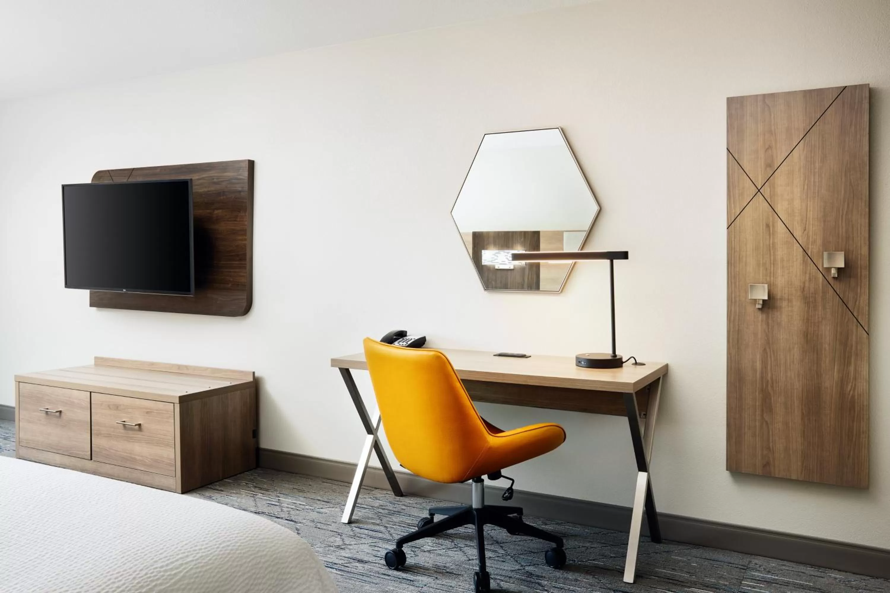 Bedroom in Holiday Inn Express & Suites Bridgeport by IHG