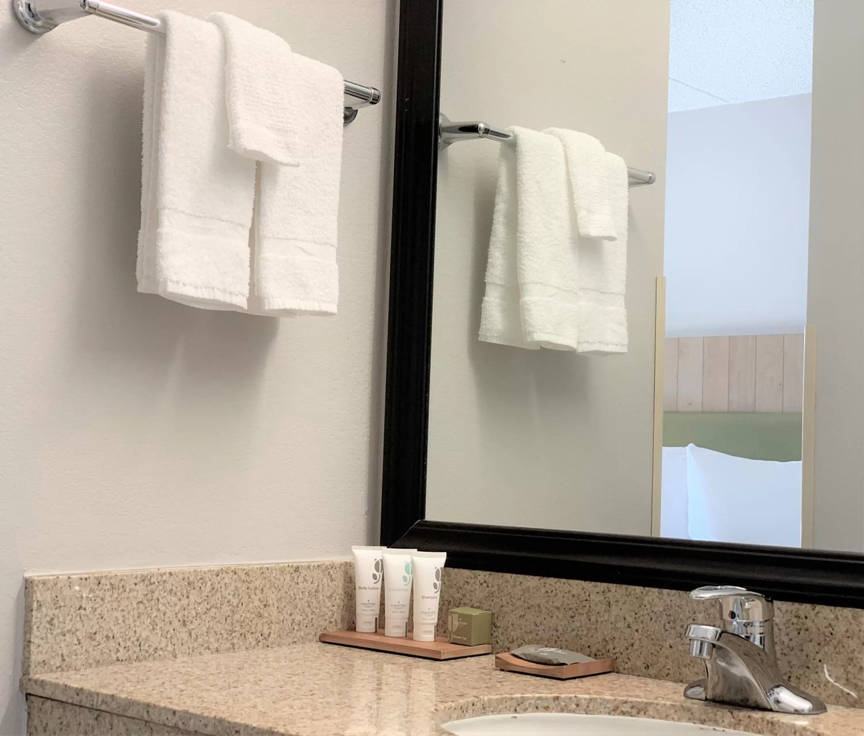 Bathroom in Country Inn & Suites by Radisson, Clarksville, TN