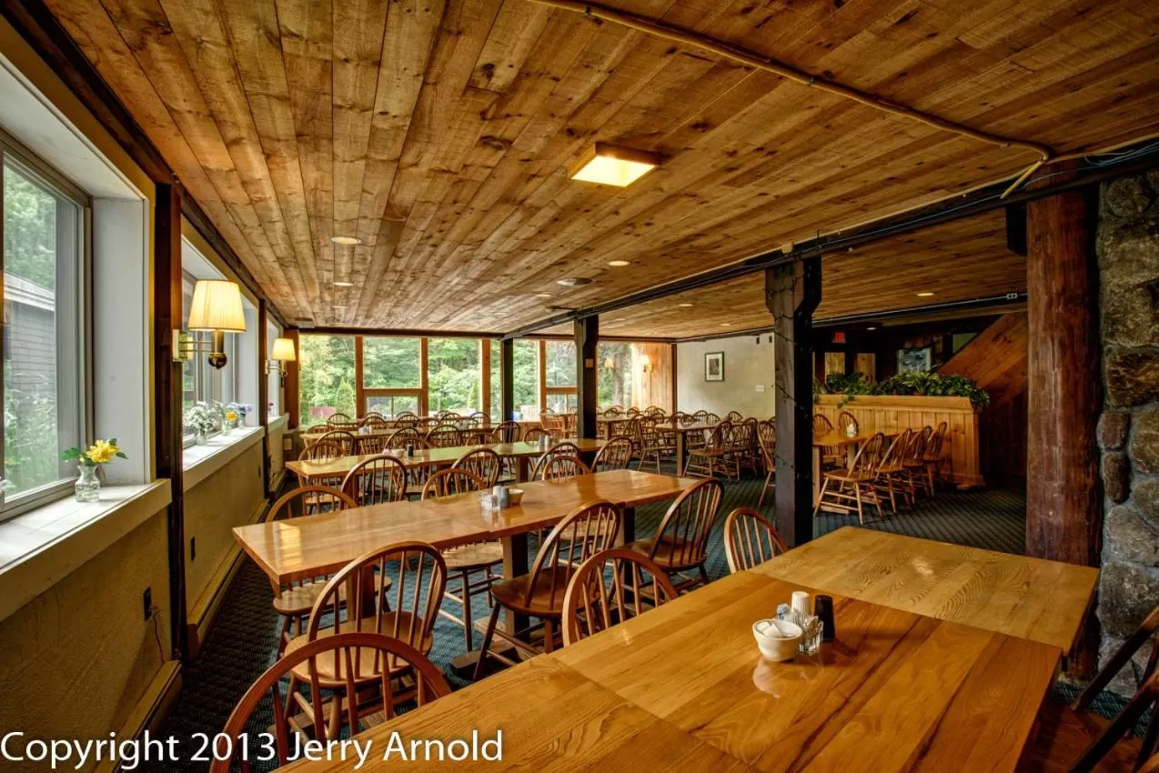 Restaurant/places to eat in Snowy Owl Inn