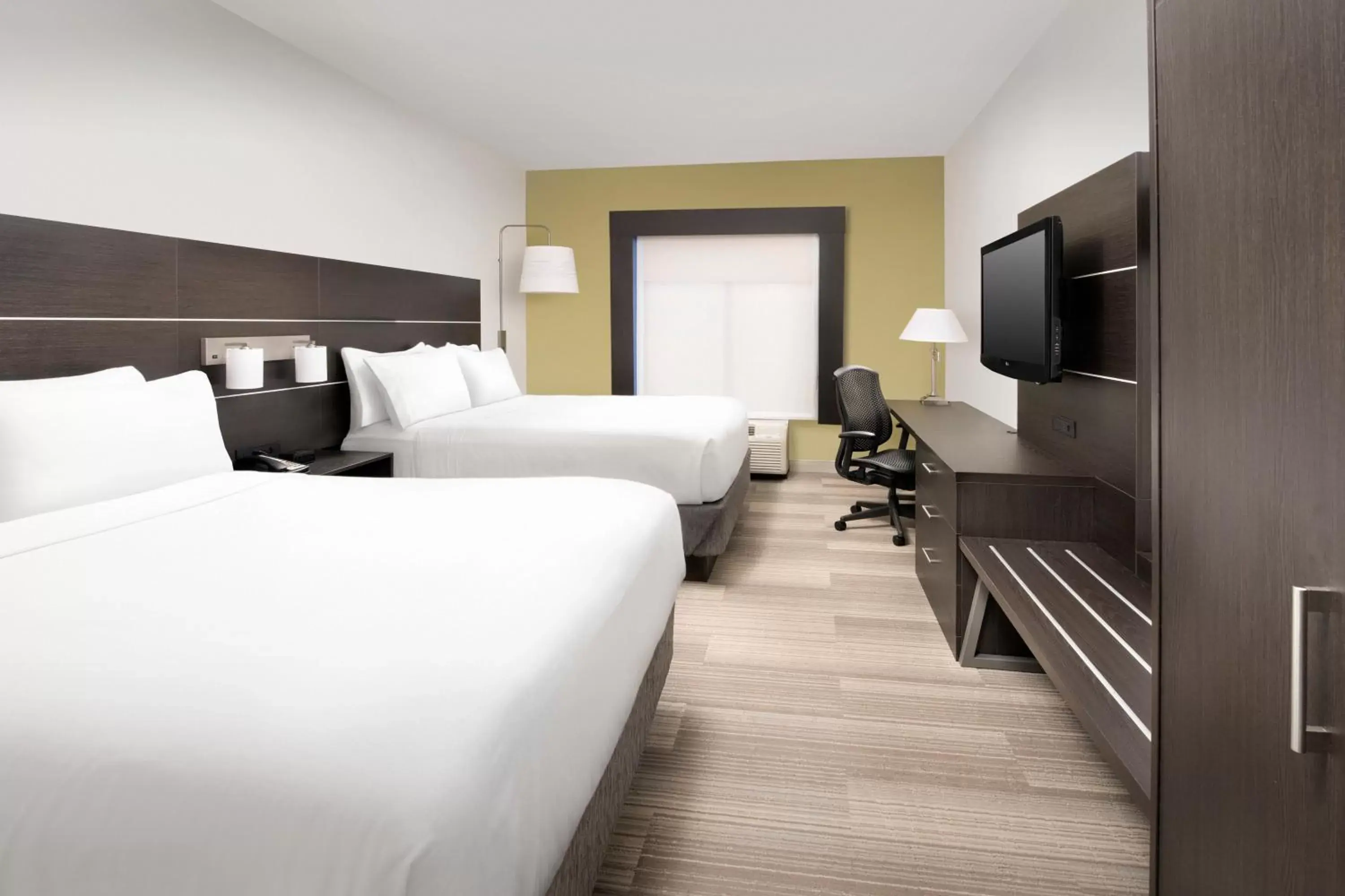 Queen Room with Two Queen Beds - Disability Access/Non-Smoking in Holiday Inn Express Knoxville-Strawberry Plains, an IHG Hotel Queen Room with Two Queen Beds - Disability Access/Non-Smoking in Holiday Inn Express Knoxville-Strawberry Plains, an IHG Hotel