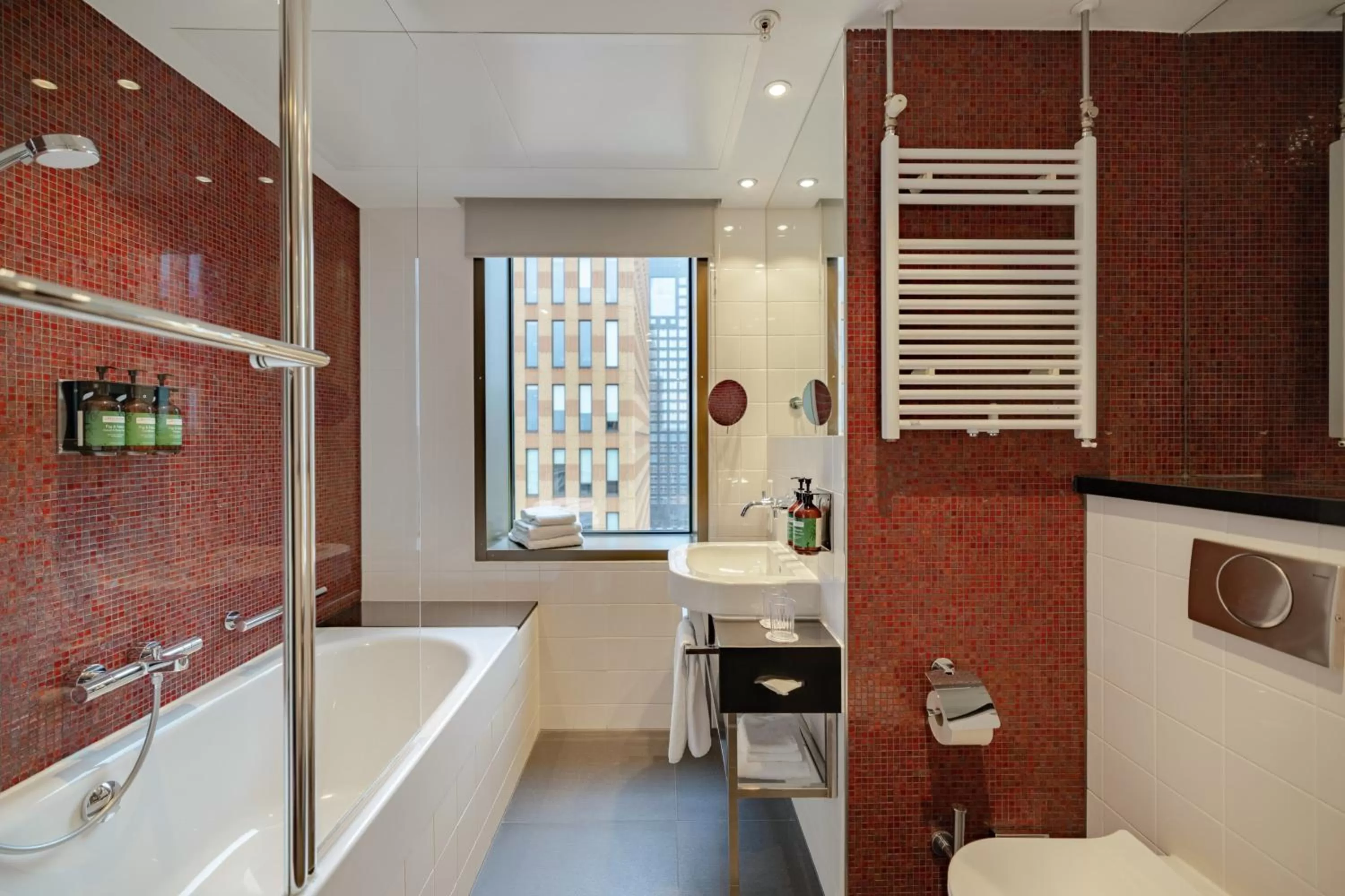 Bathroom in Crowne Plaza Amsterdam - South by IHG