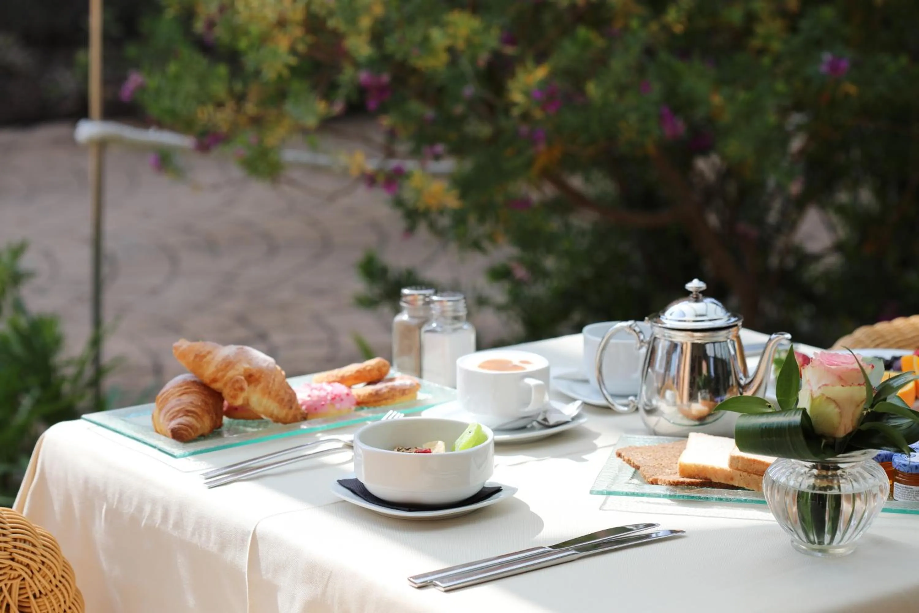 Food and drinks in Mon Port Hotel & Spa