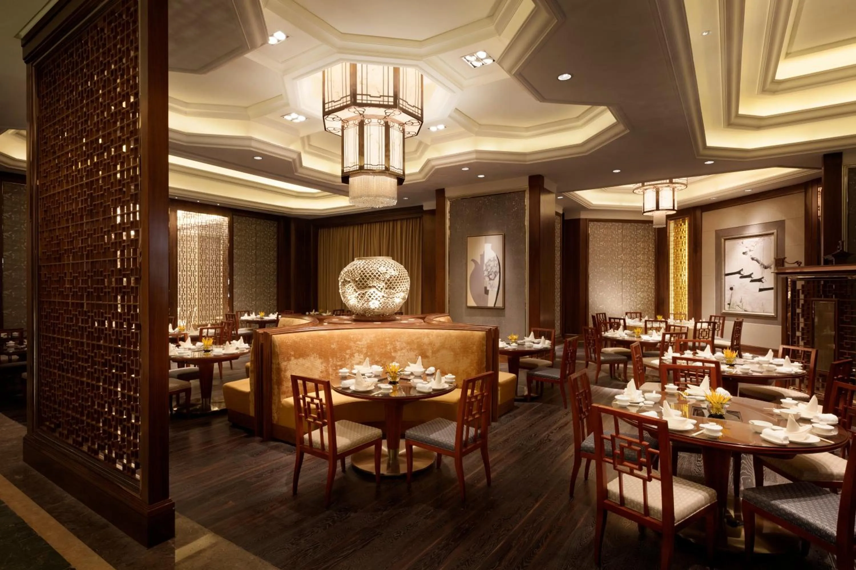 Restaurant/places to eat in Shangri-La Hefei