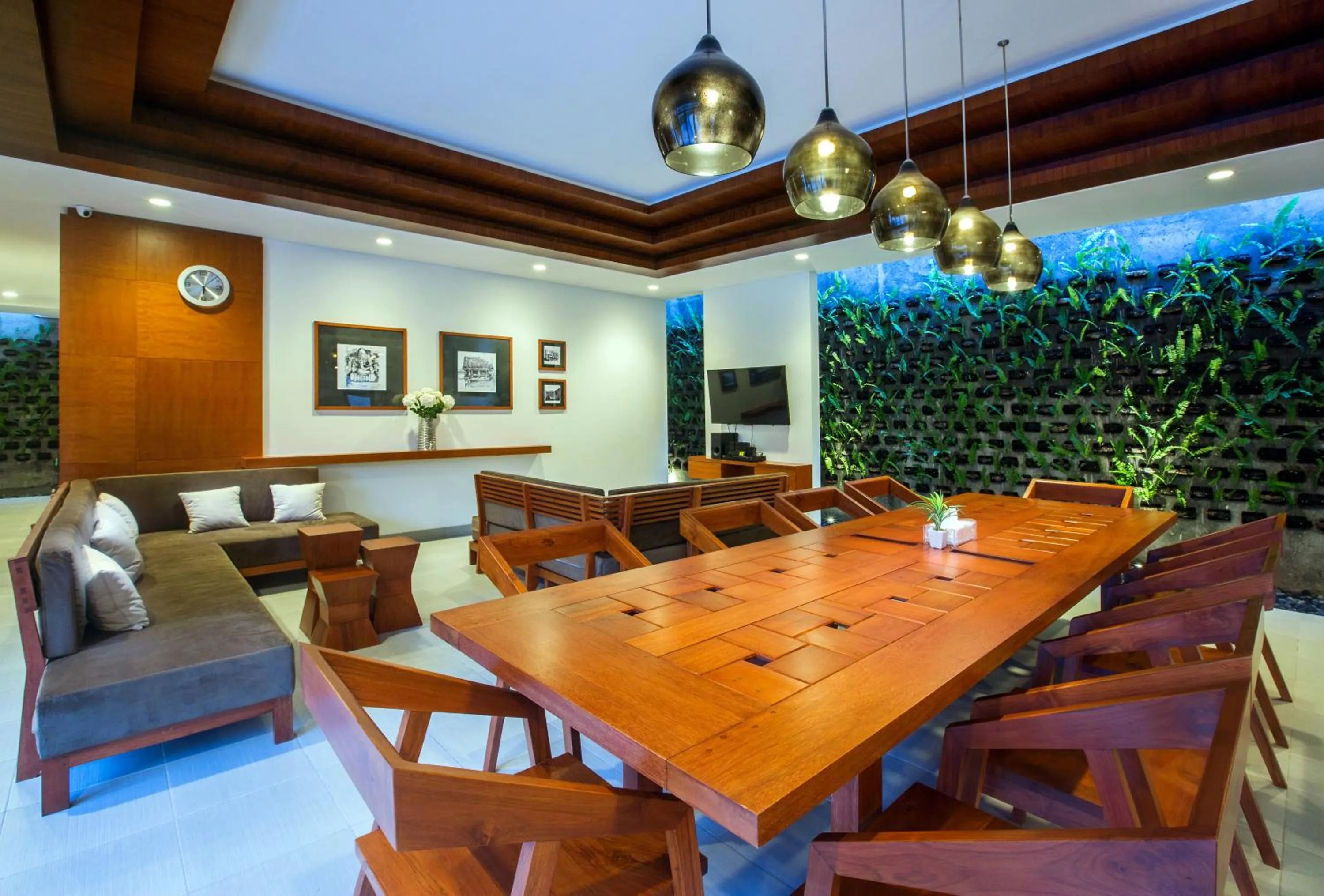 Property building in Pudak Sari Unizou Hostel