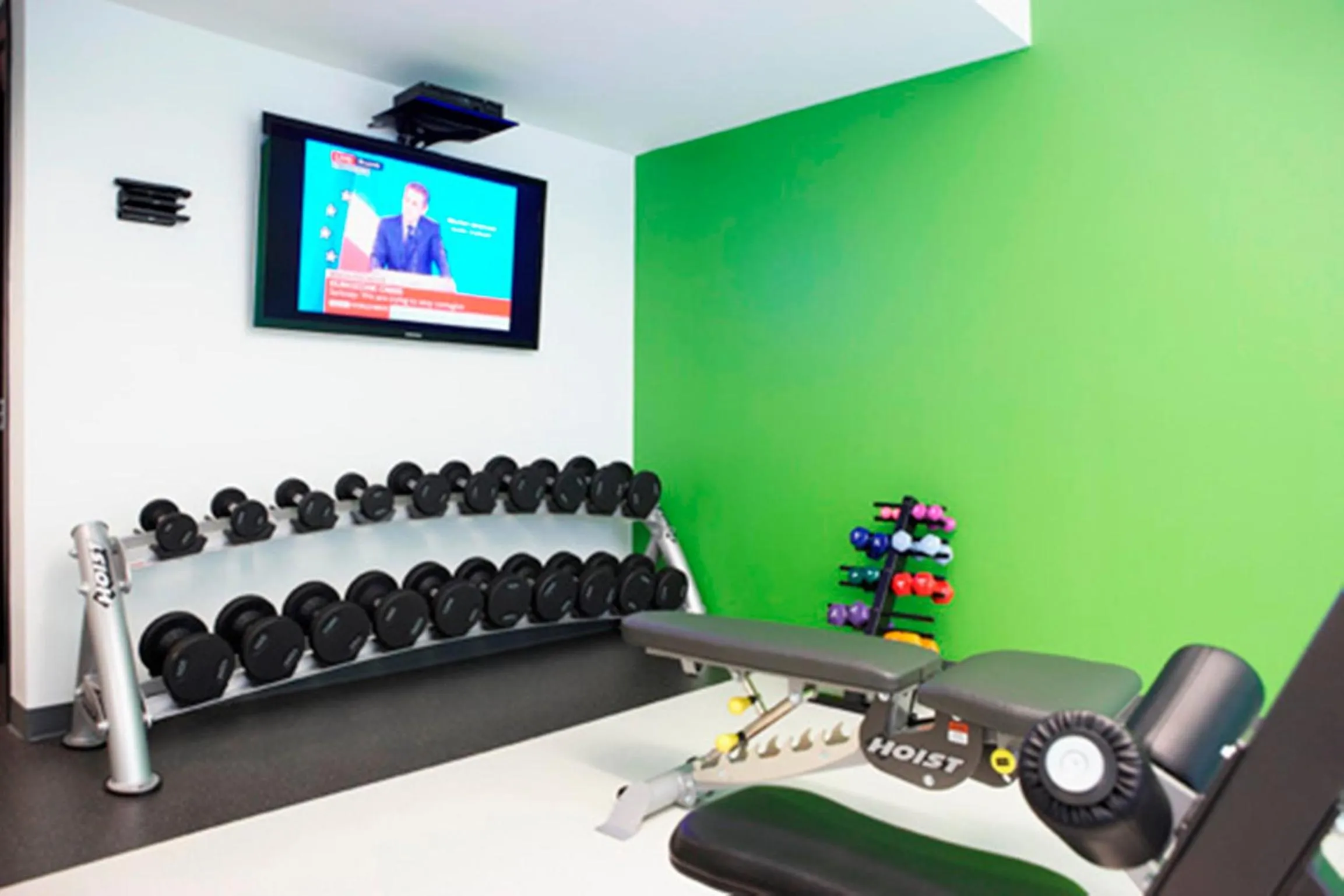 Fitness centre/facilities in Le Germain Hotel Maple Leaf Square