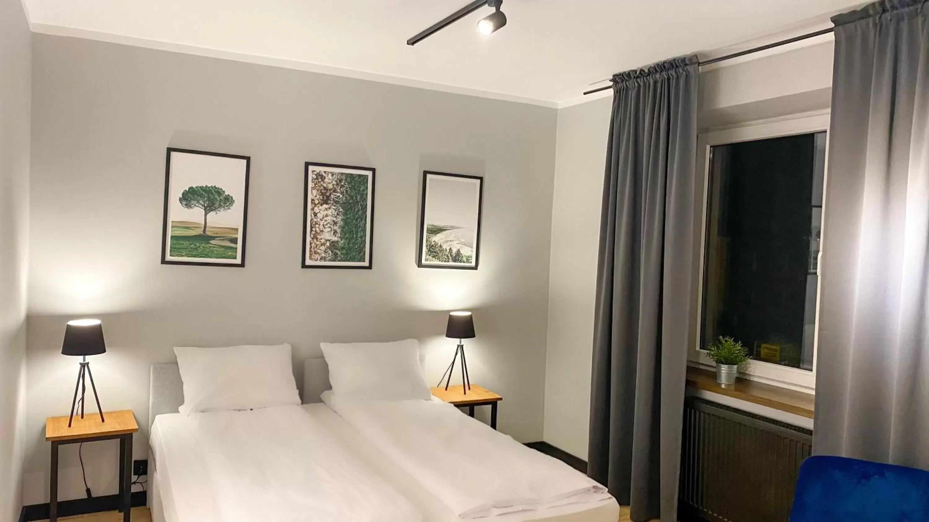 Zajazd Valentino / Listopadowa 55 Zajazd Valentino / Listopadowa 55