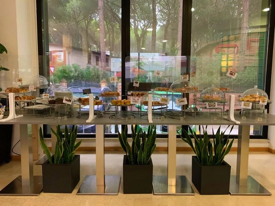 Food and drinks in Hotel Logonovo