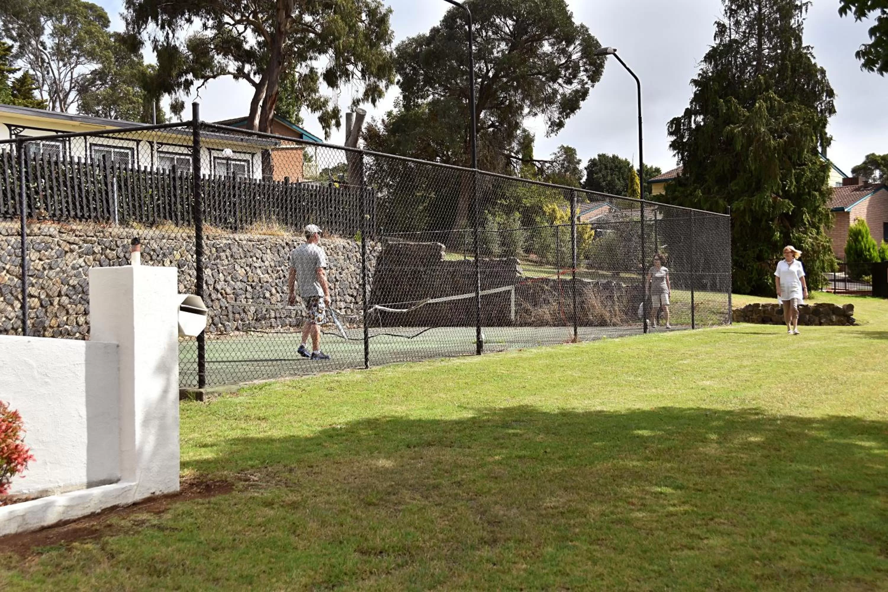Tennis court in Armidale Inn
