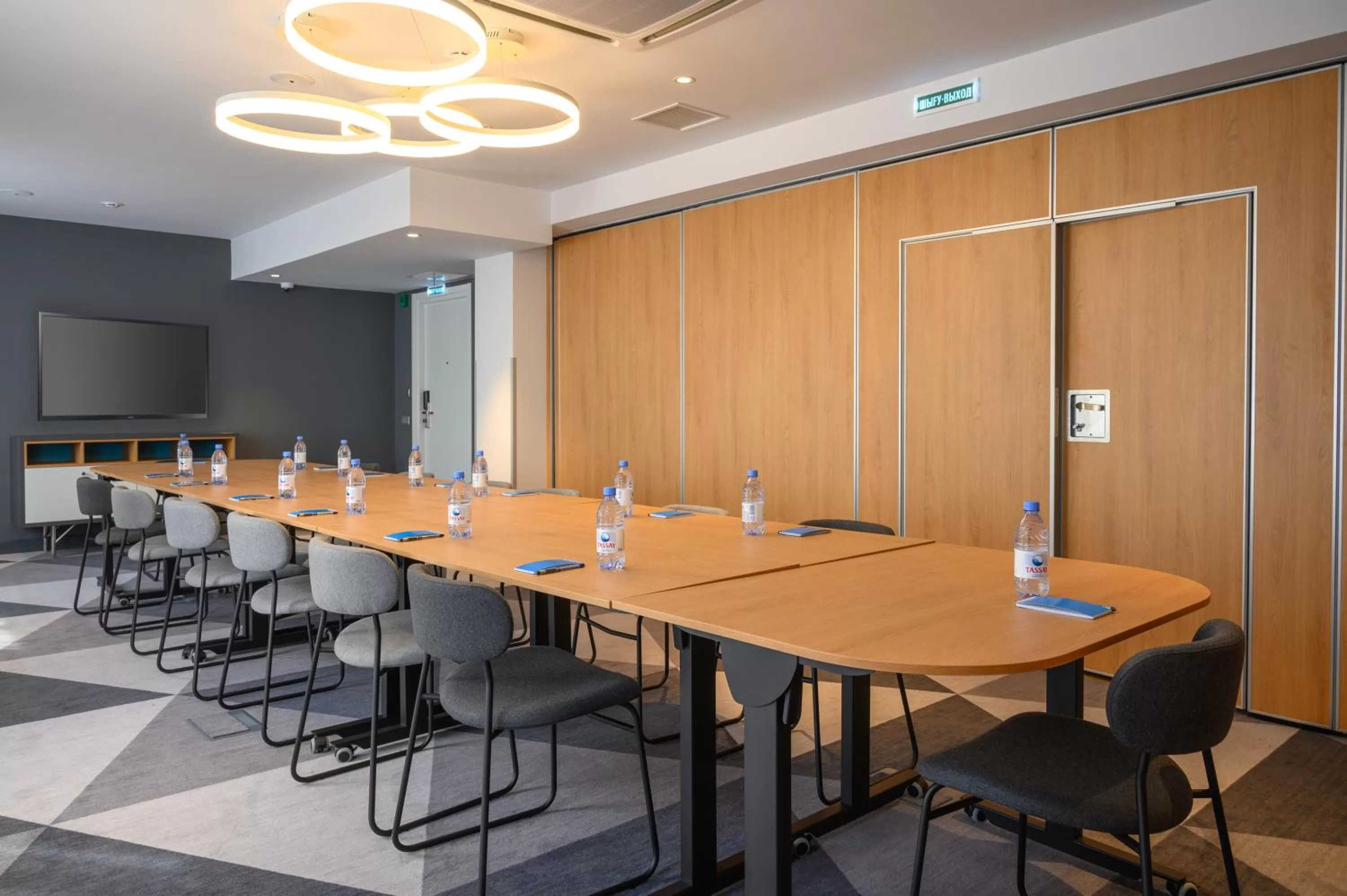 Meeting/conference room in Holiday Inn Express - Almaty by IHG
