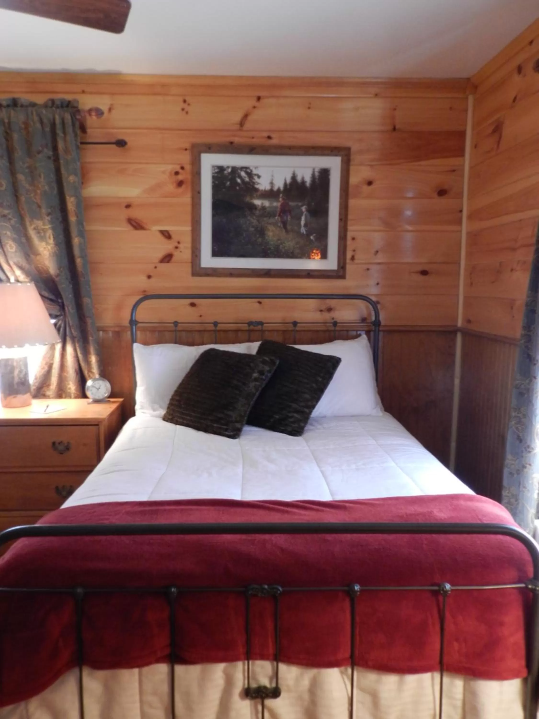 Bed in Waybury Inn