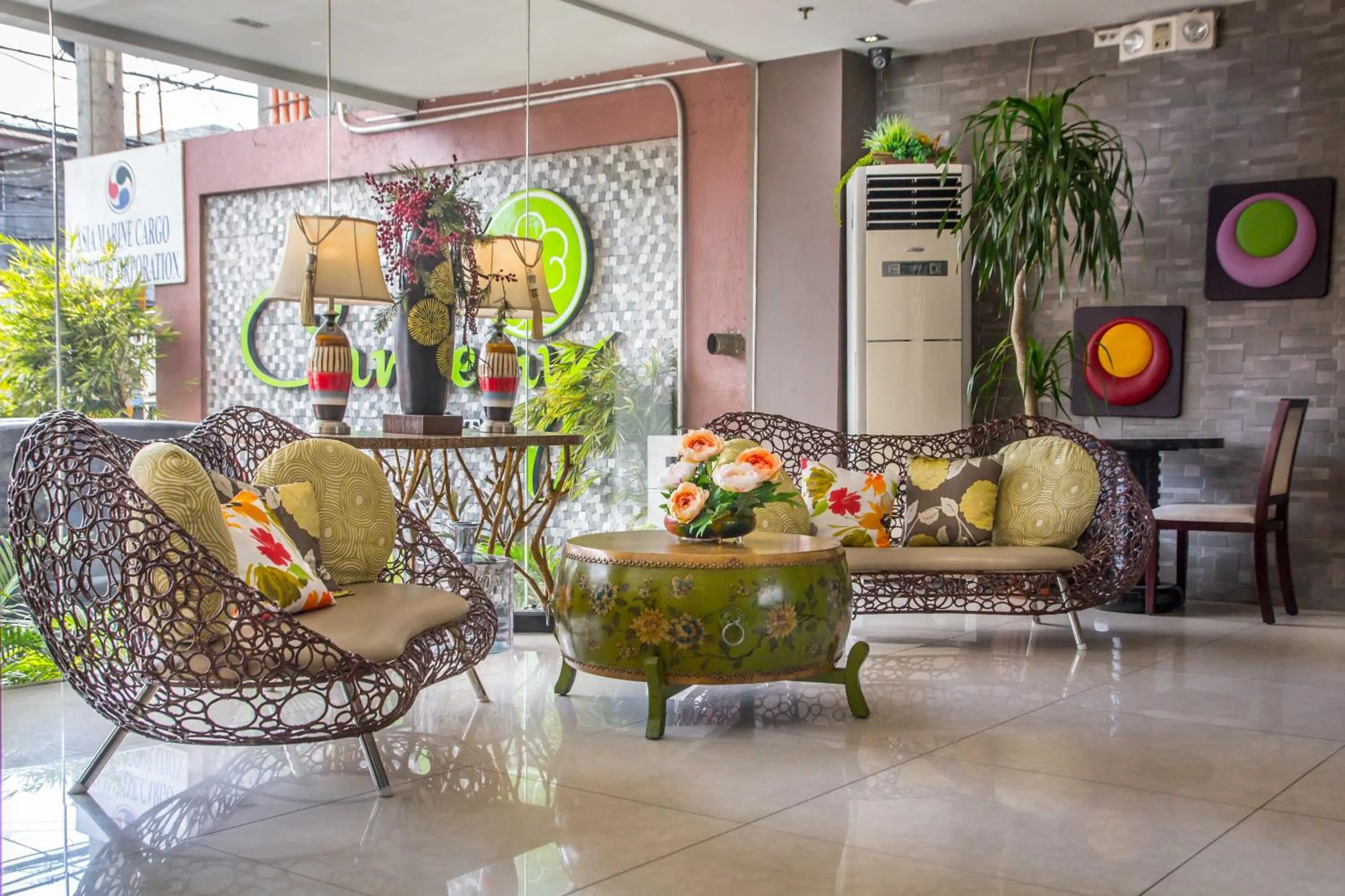 Lounge or bar in Canberry Hotel