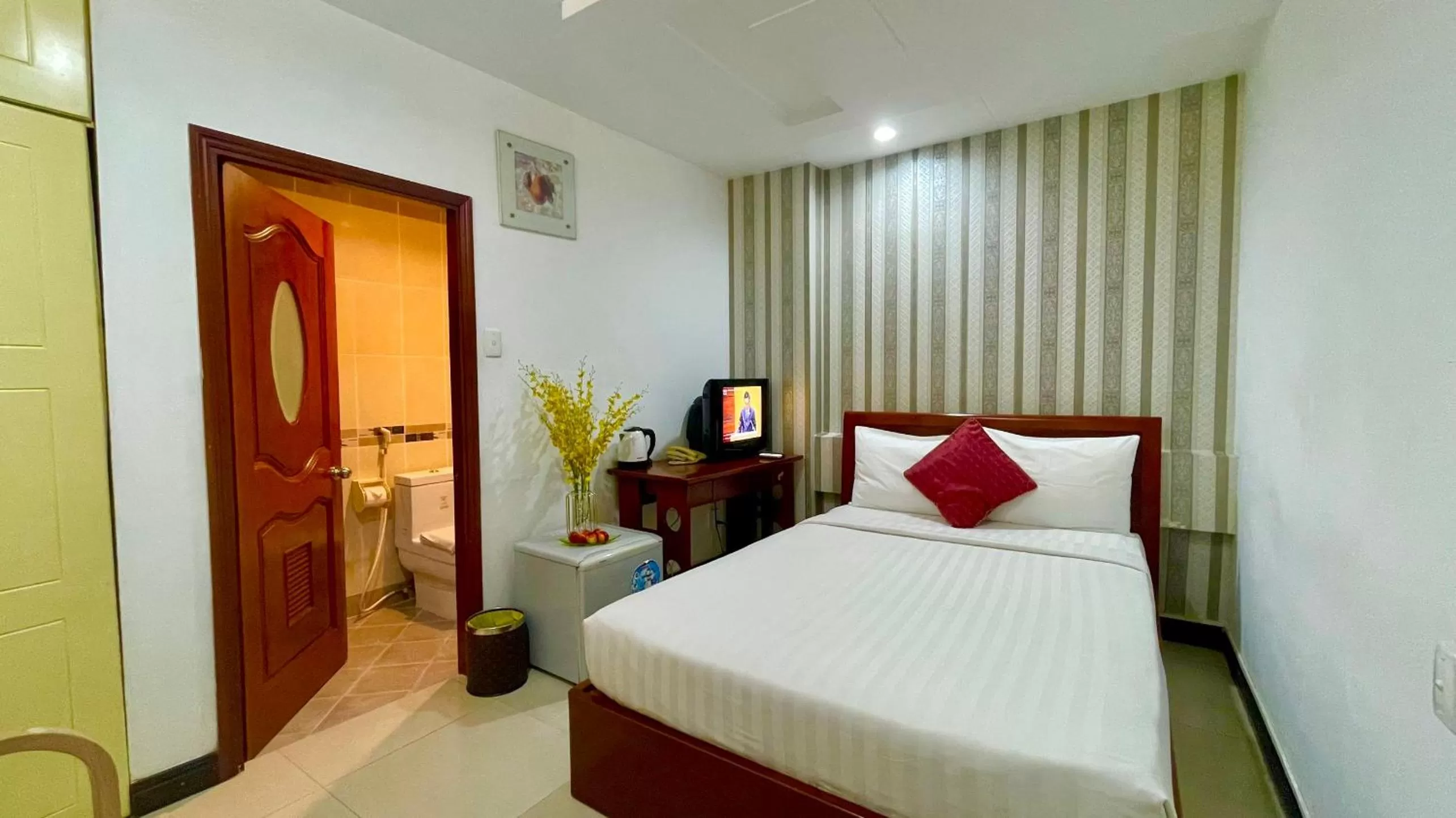 Bed in Gold hotel, Saigon