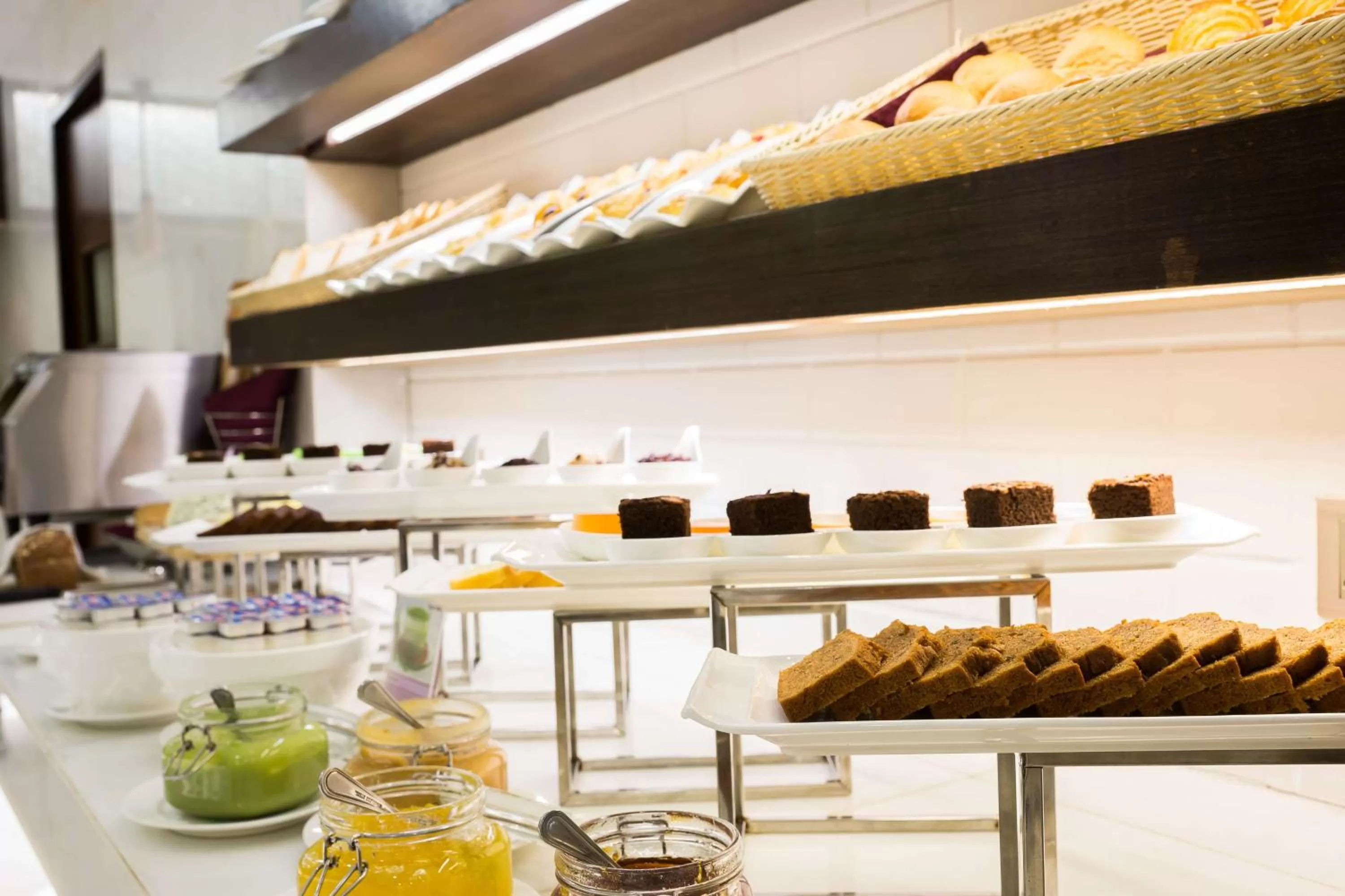 Restaurant/places to eat in Best Western Chinatown Hotel