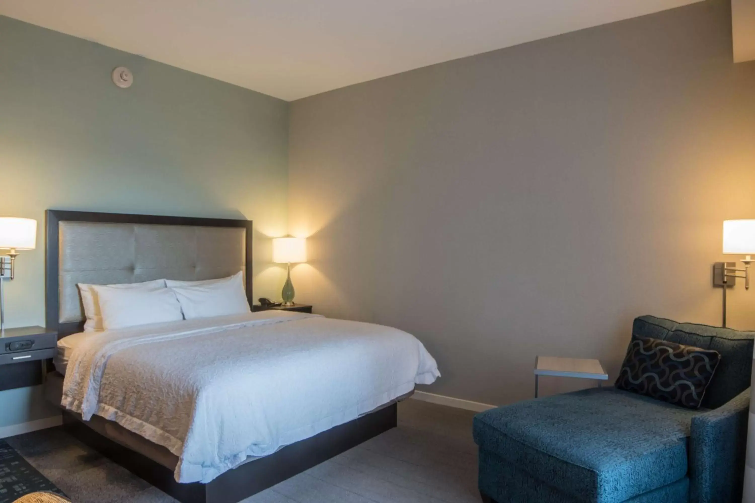 King Room - Hearing Accessible - Non-Smoking in Hampton Inn & Suites Charlotte/Ballantyne, Nc King Room - Hearing Accessible - Non-Smoking in Hampton Inn & Suites Charlotte/Ballantyne, Nc