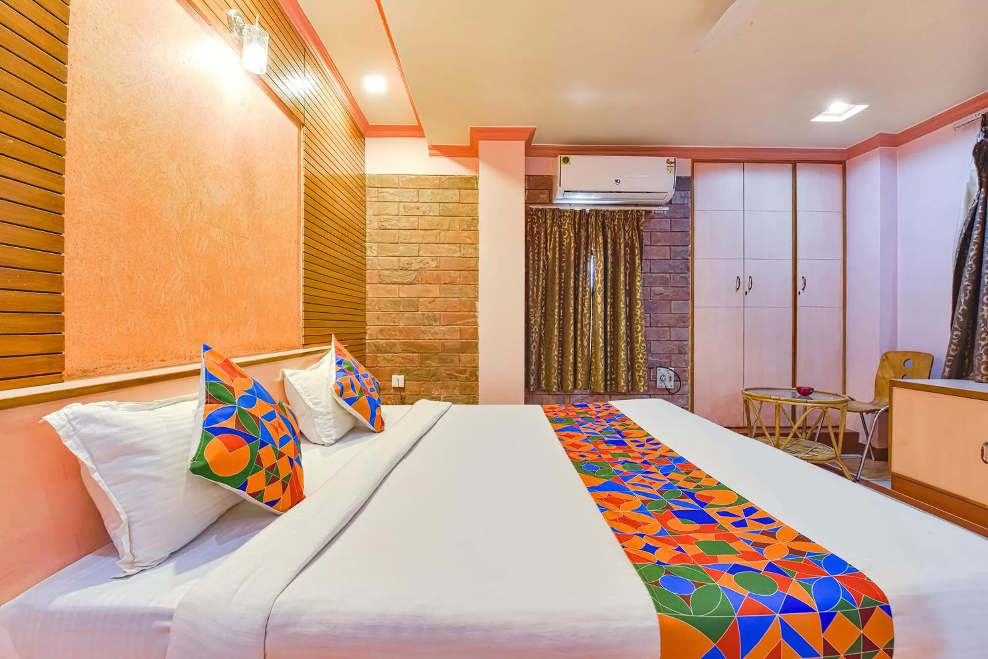 Bed in FabHotel Fly View