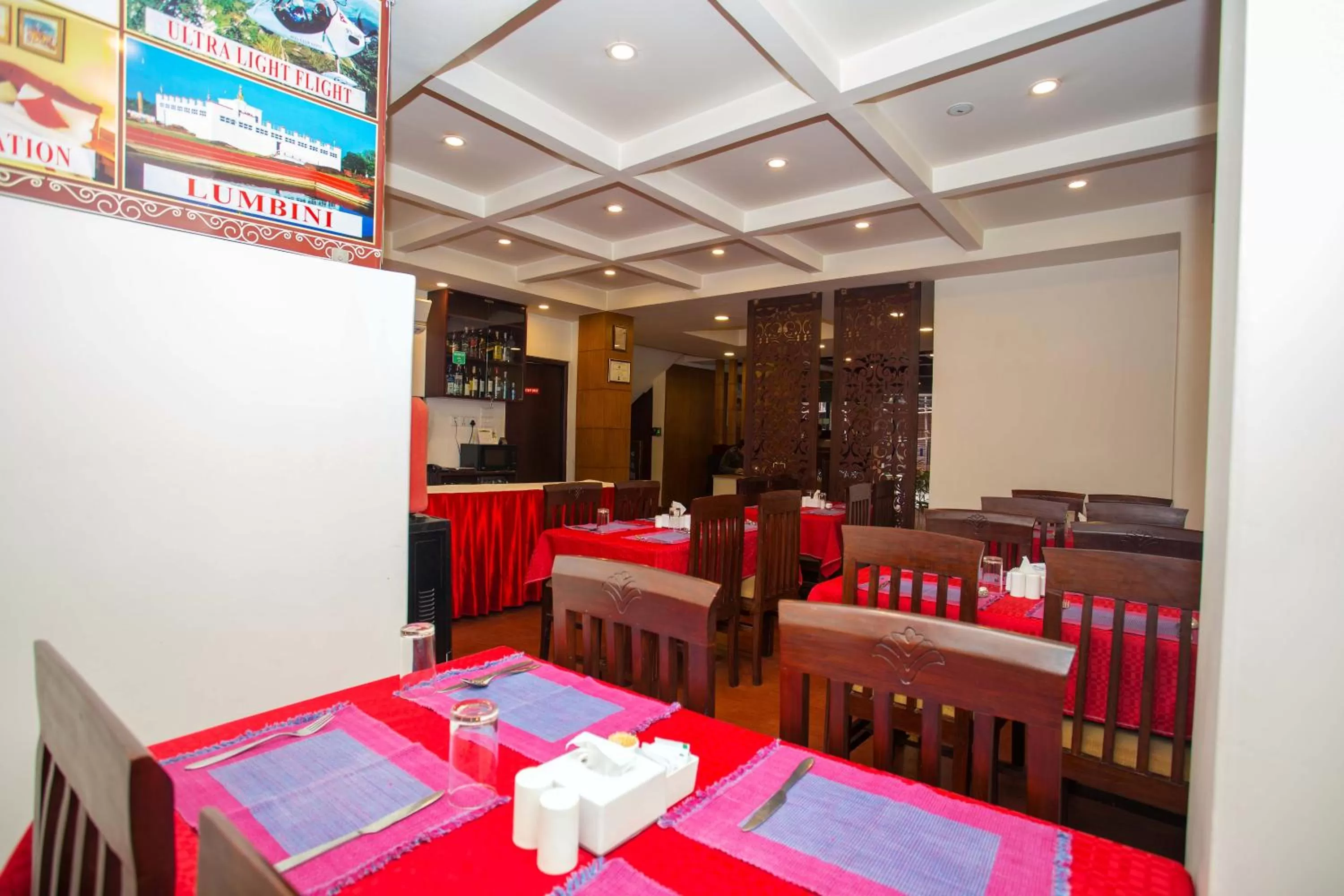 Restaurant/places to eat in Hotel Jay Suites