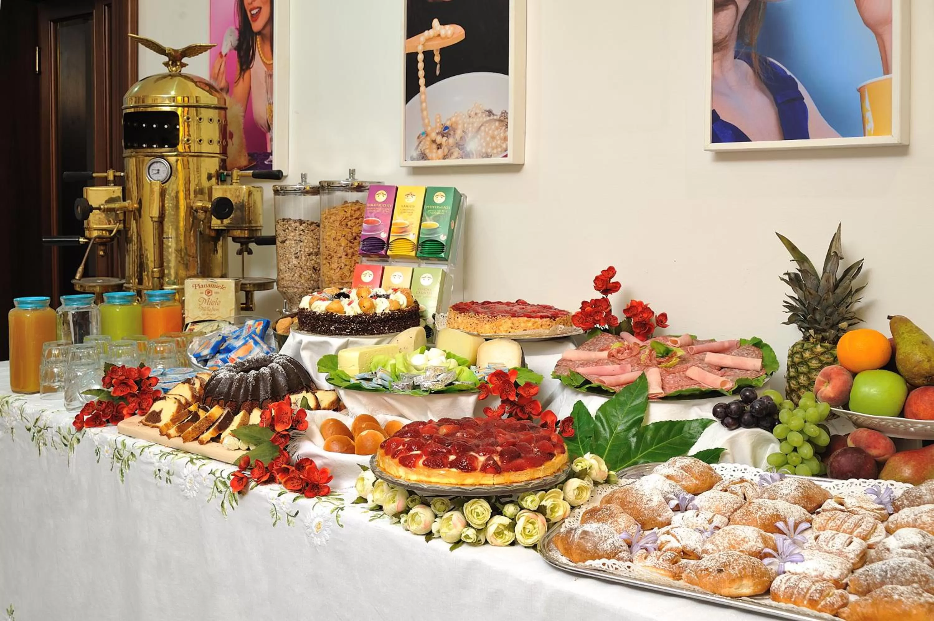 Food in Albergo Hotel Raffaello