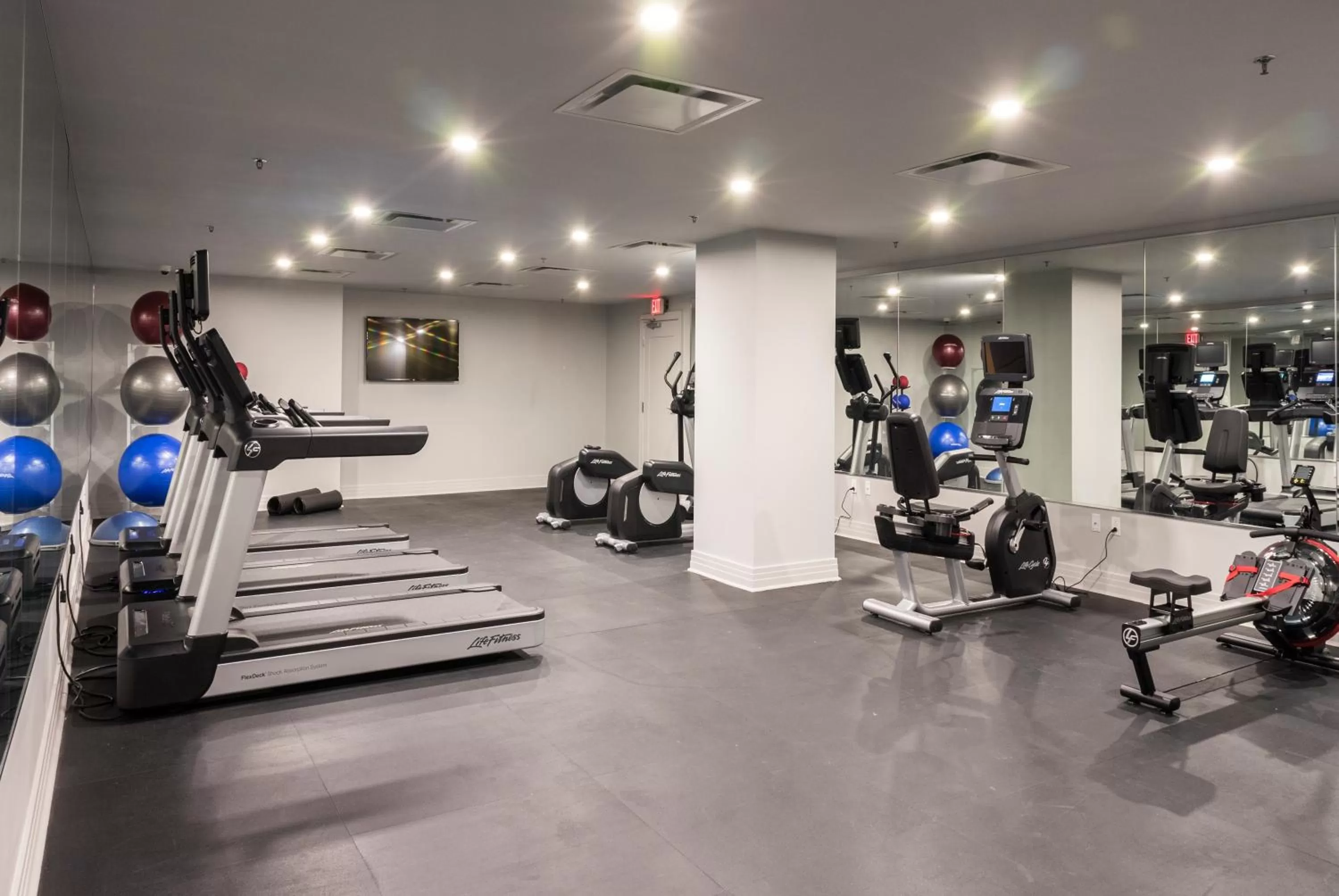 Fitness centre/facilities in The Jung Hotel and Residences
