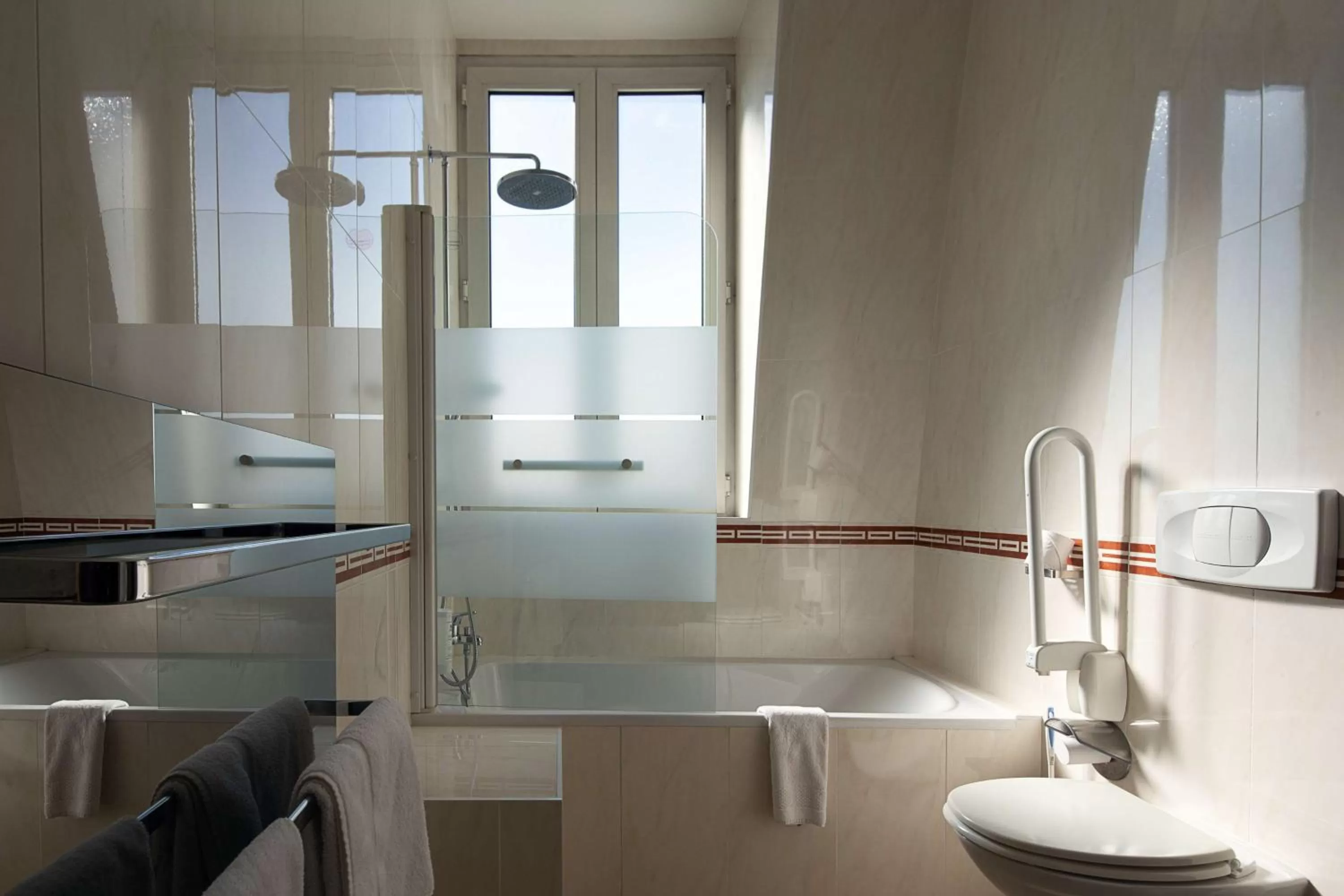 Bathroom in Best Western Central Hotel