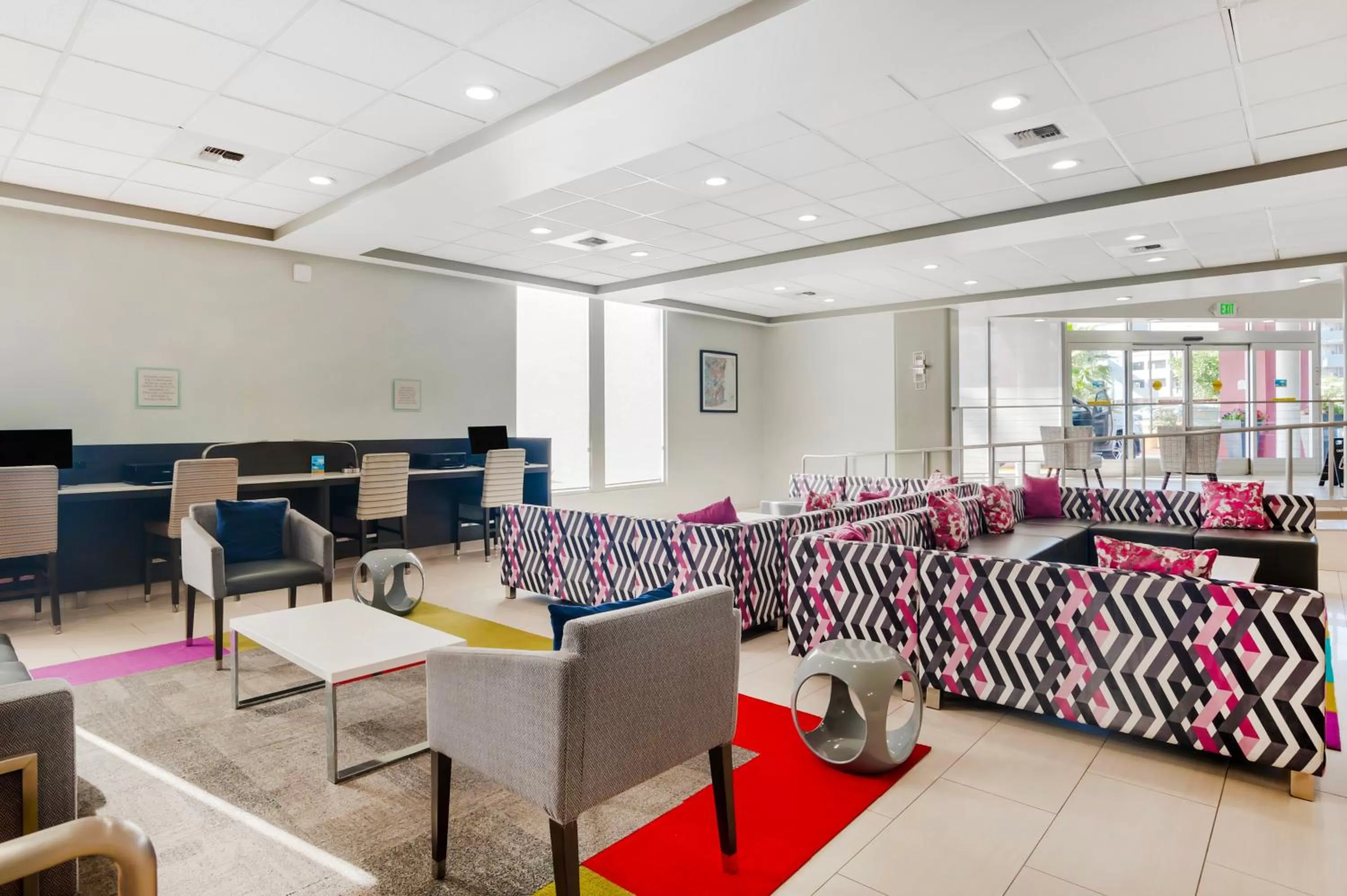 Lobby or reception in Best Western Plus Commerce Hotel