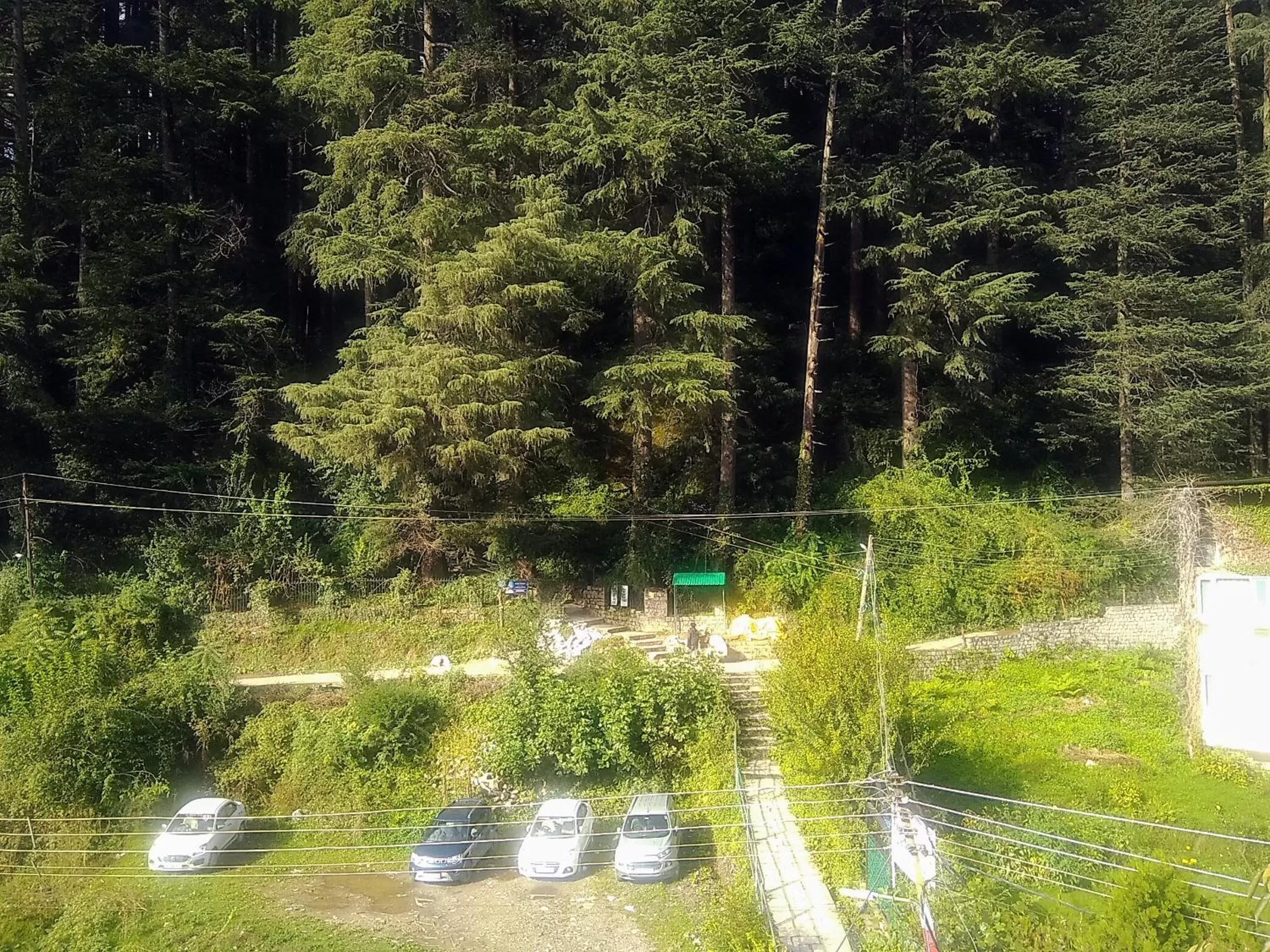 Day in Hotel Rising Star With Garden With Private Parking Near To Mall Road