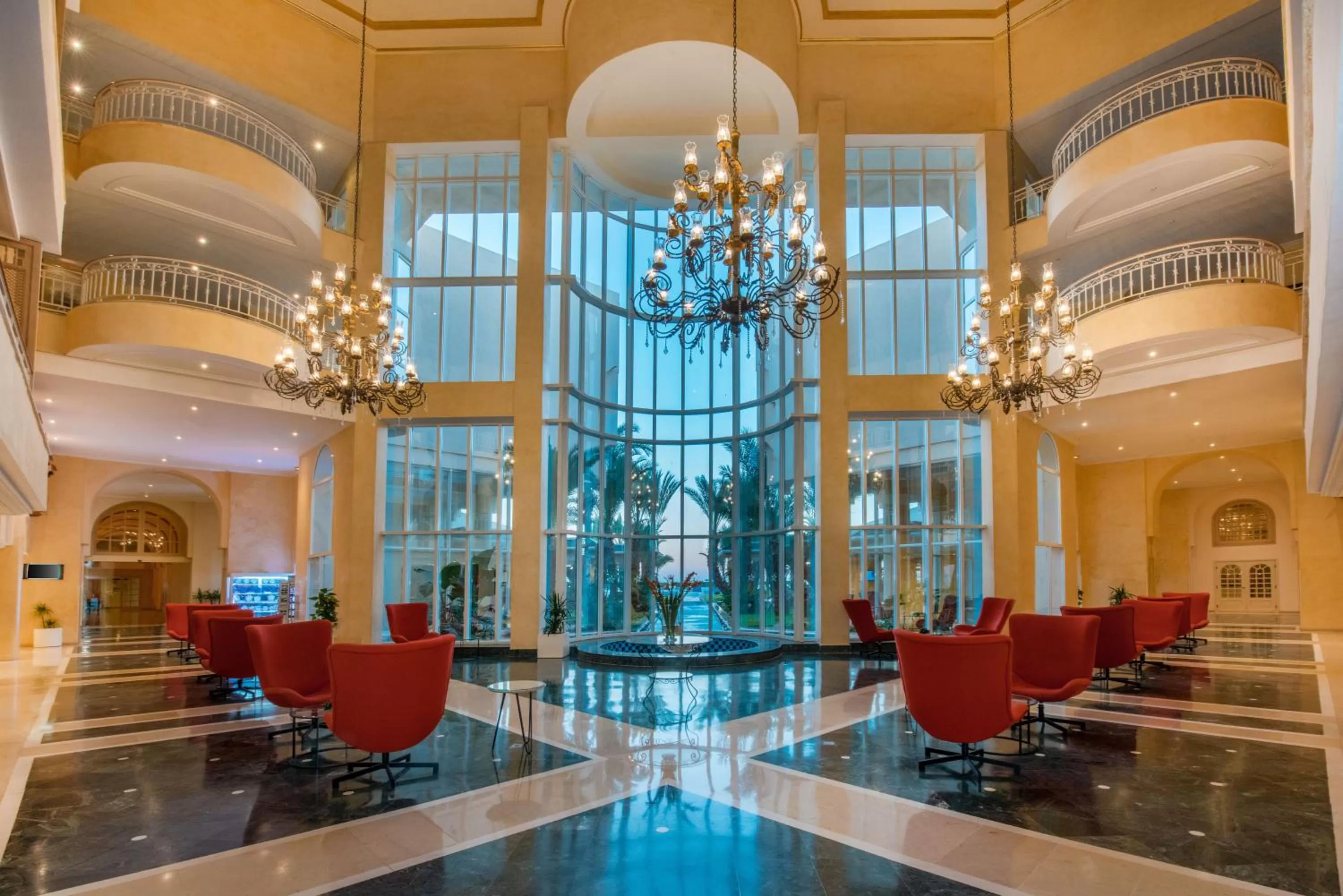 Lobby or reception in Iberostar Waves Averroes