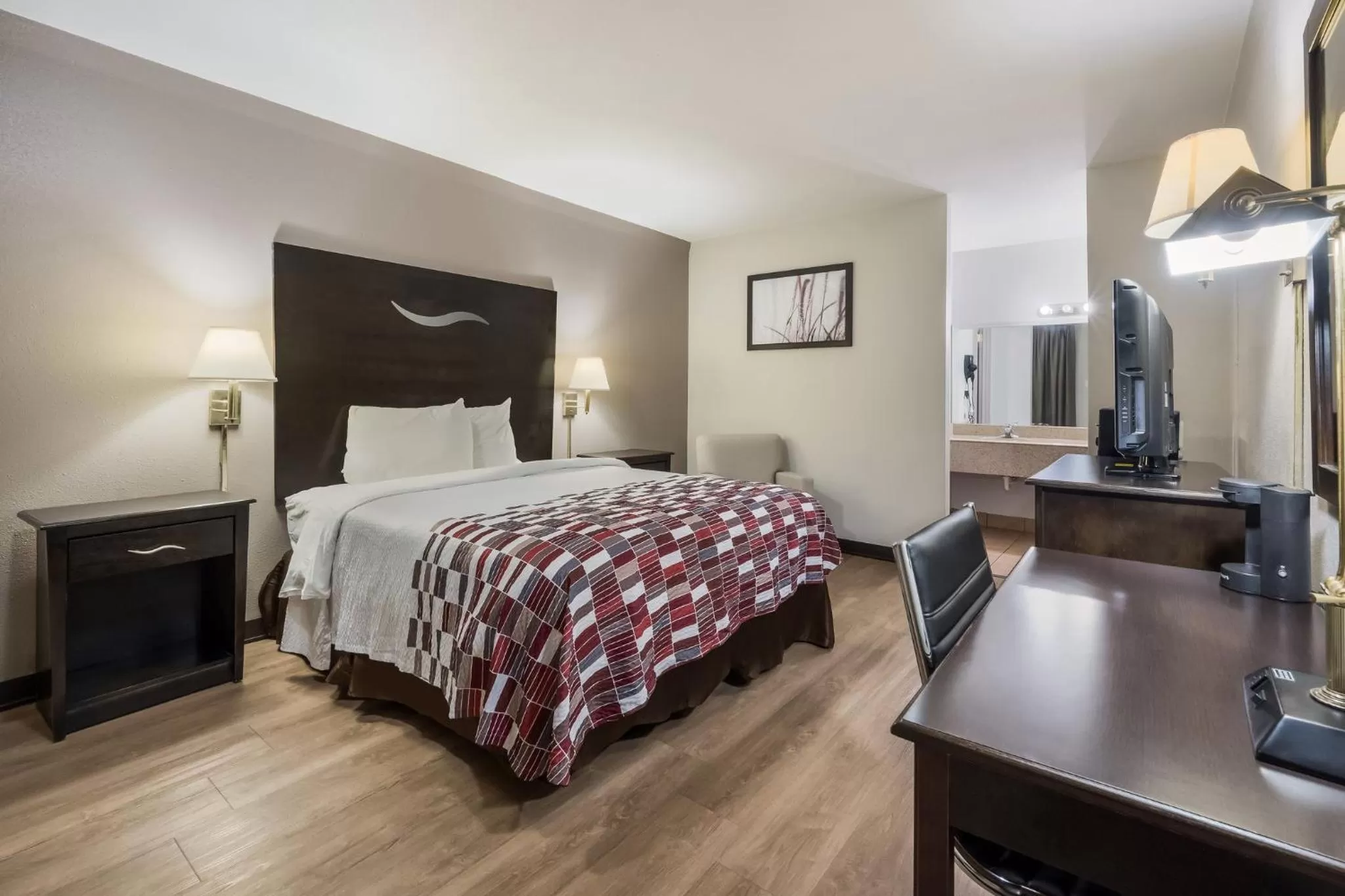 Deluxe Queen Room Non-Smoking in Red Roof Inn College Station