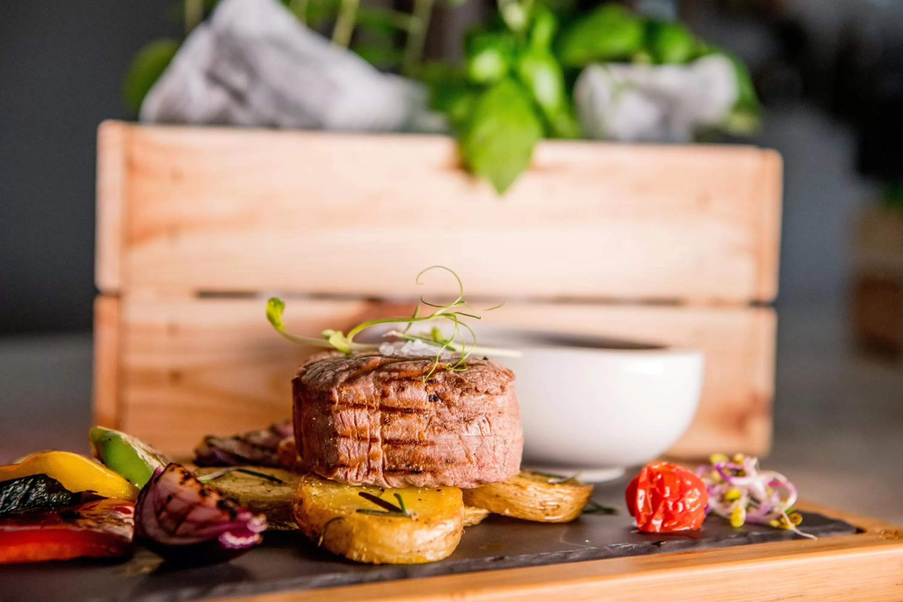 Restaurant/places to eat in Holiday Inn Dąbrowa Górnicza-Katowice by IHG