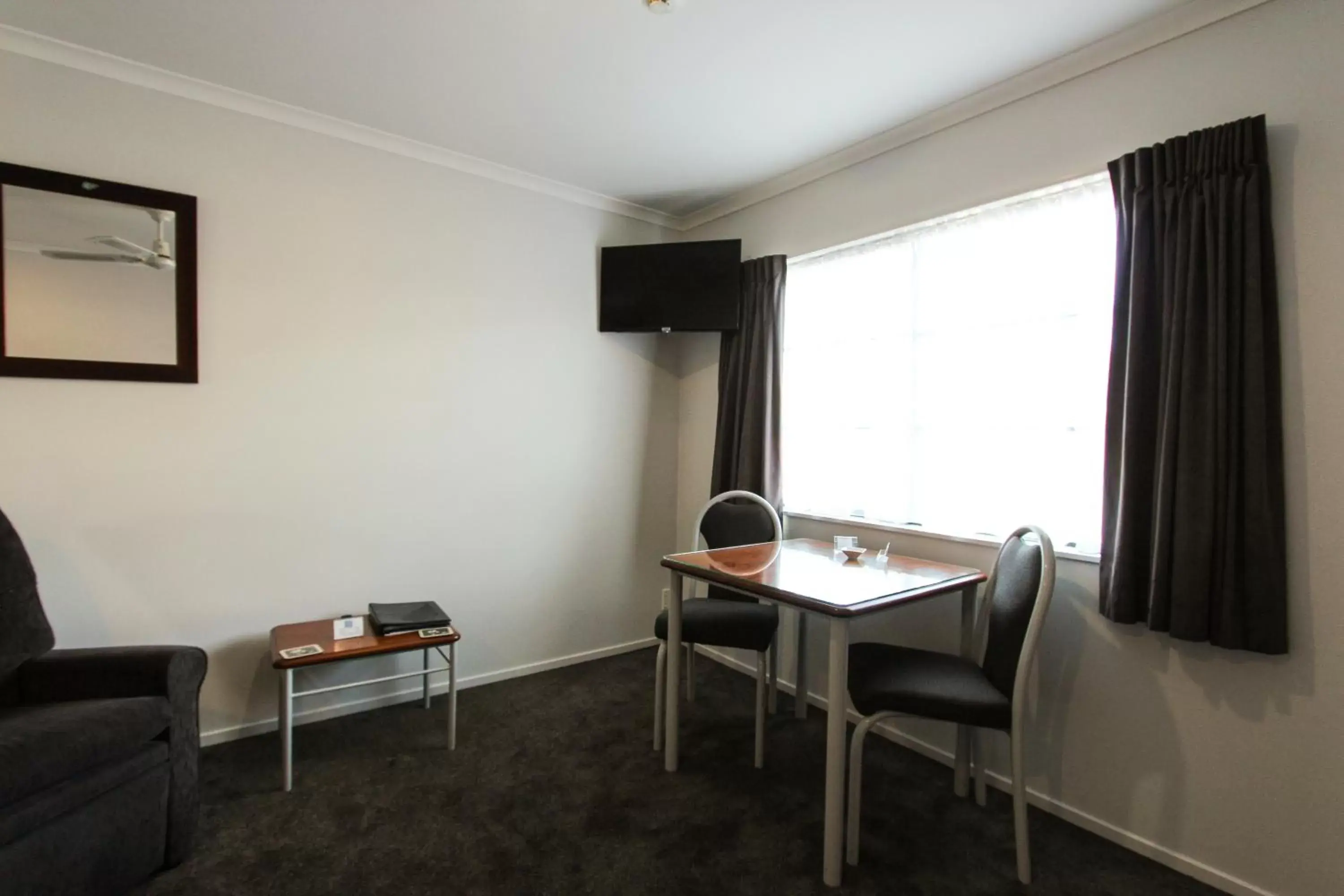 Studio with Spa Bath in BK's Magnolia Motor Lodge Studio with Spa Bath in BK's Magnolia Motor Lodge