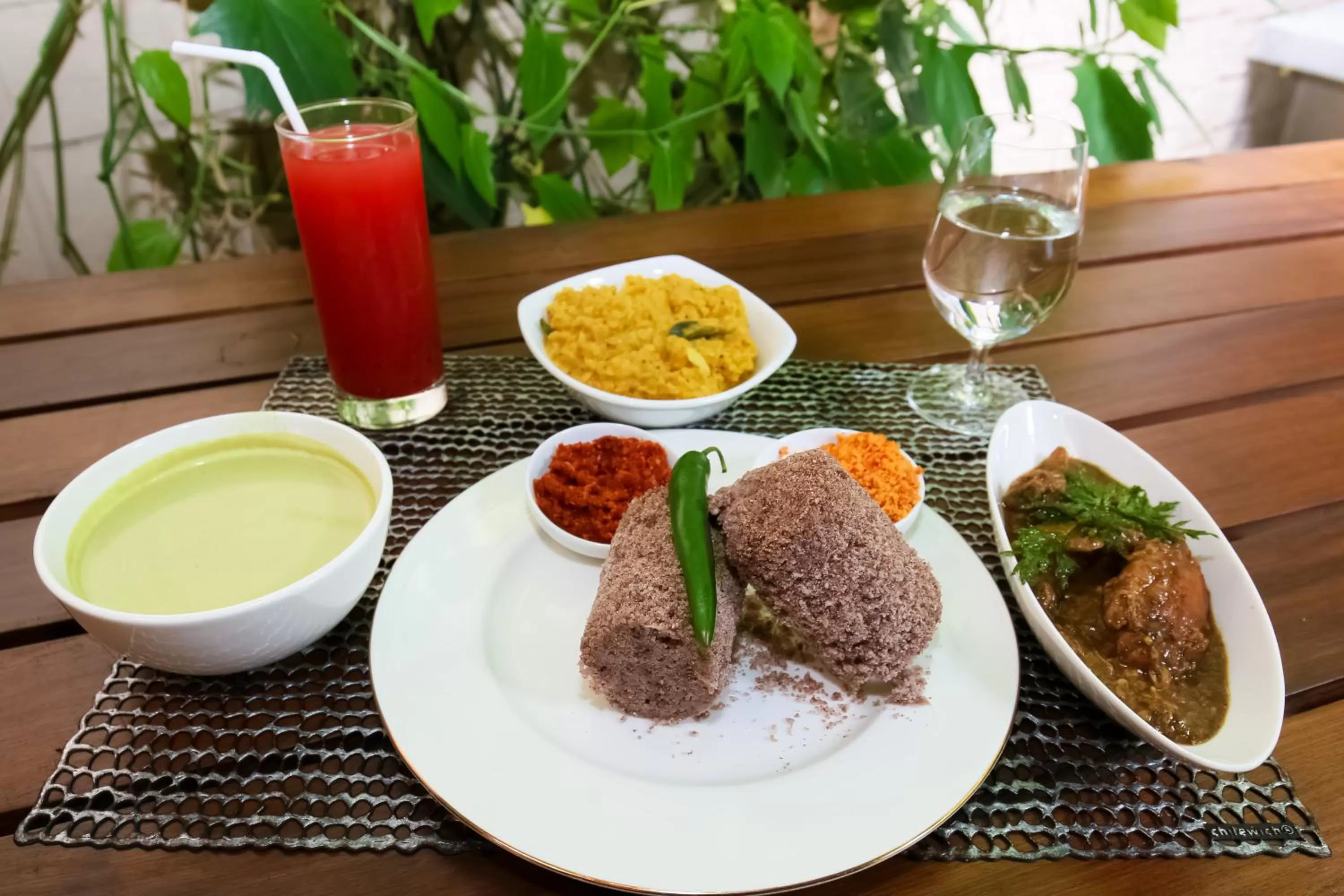 Food in Surf Sea Breeze