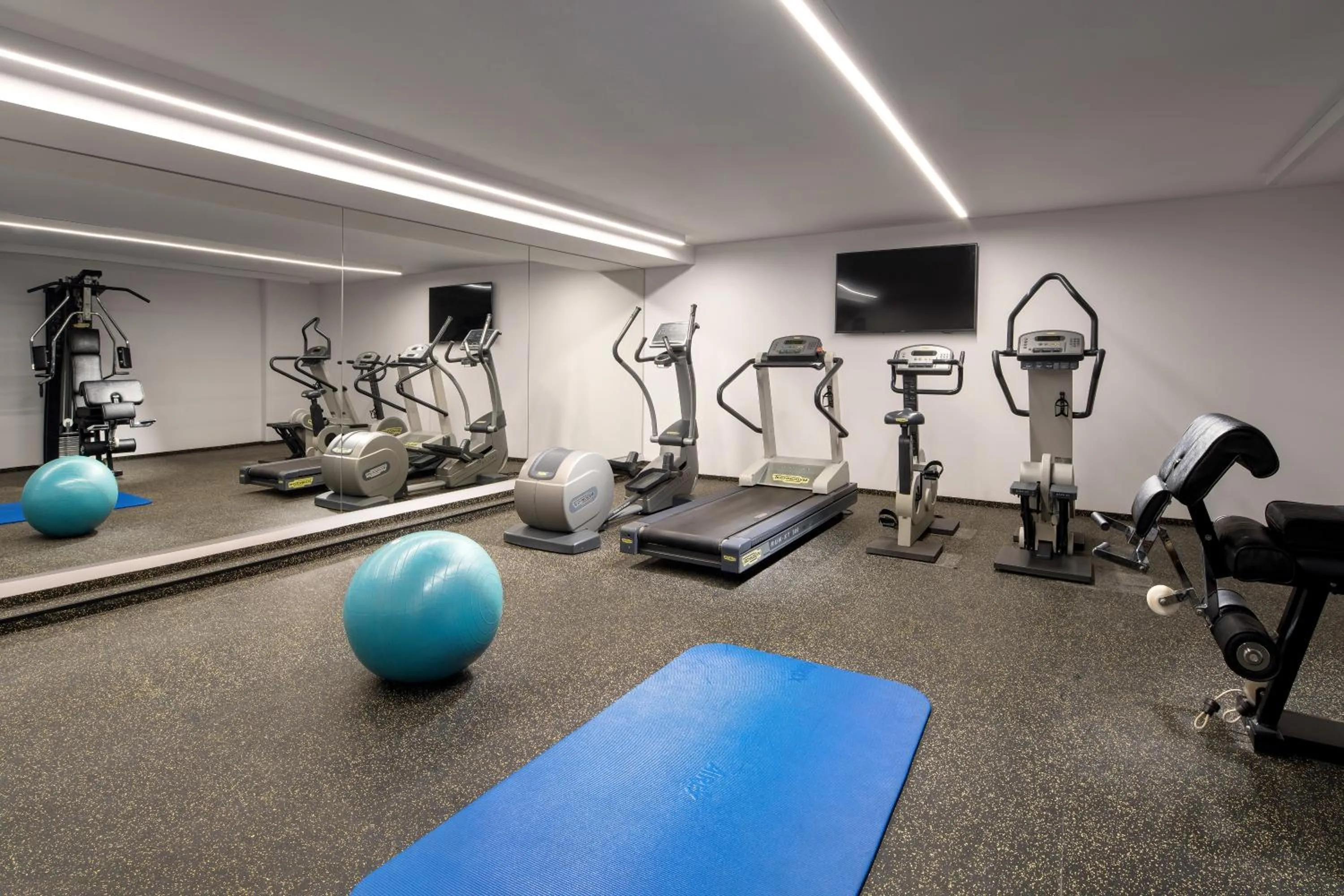 Fitness centre/facilities in Mamaison Residence Downtown Prague
