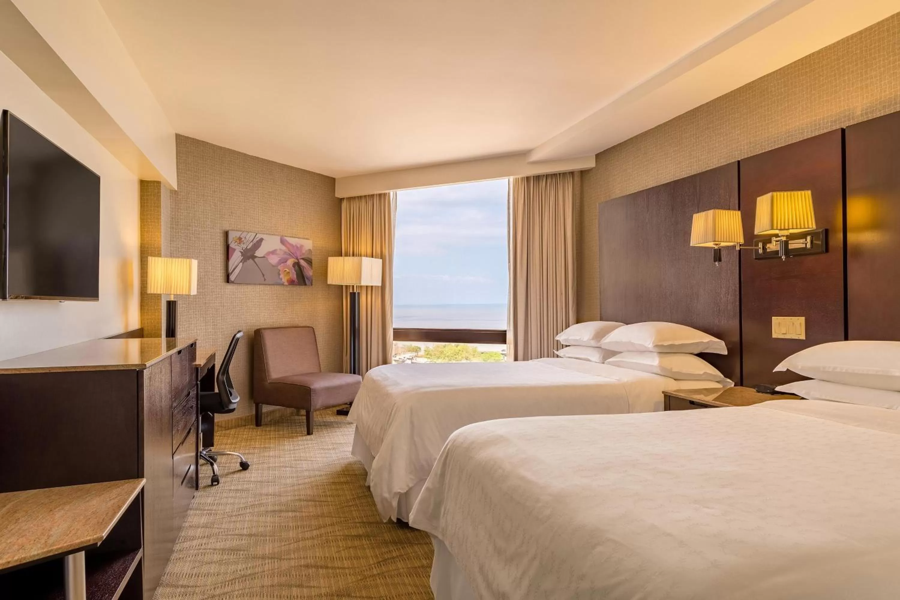 Club, Club level, Guest room, 2 Queen, City view in Sheraton Grand Panama