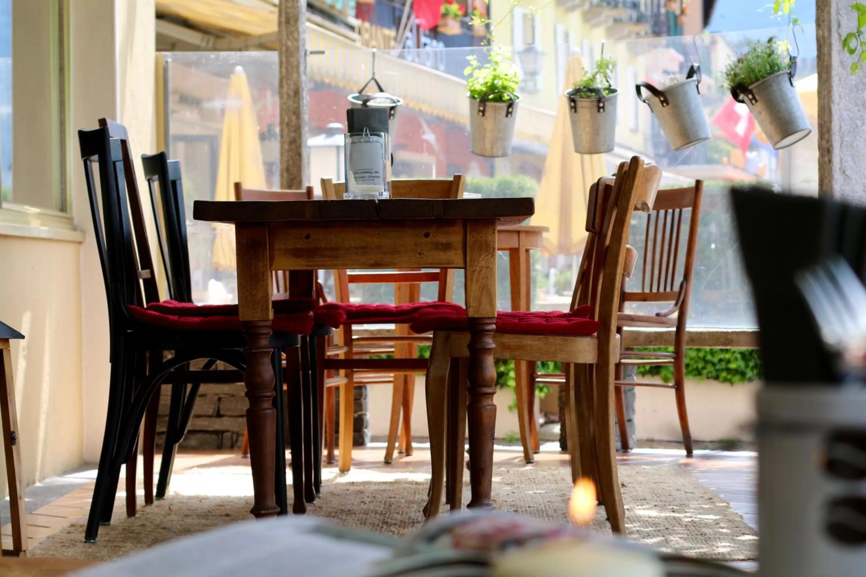 Restaurant/places to eat in Seven Boutique Hotel