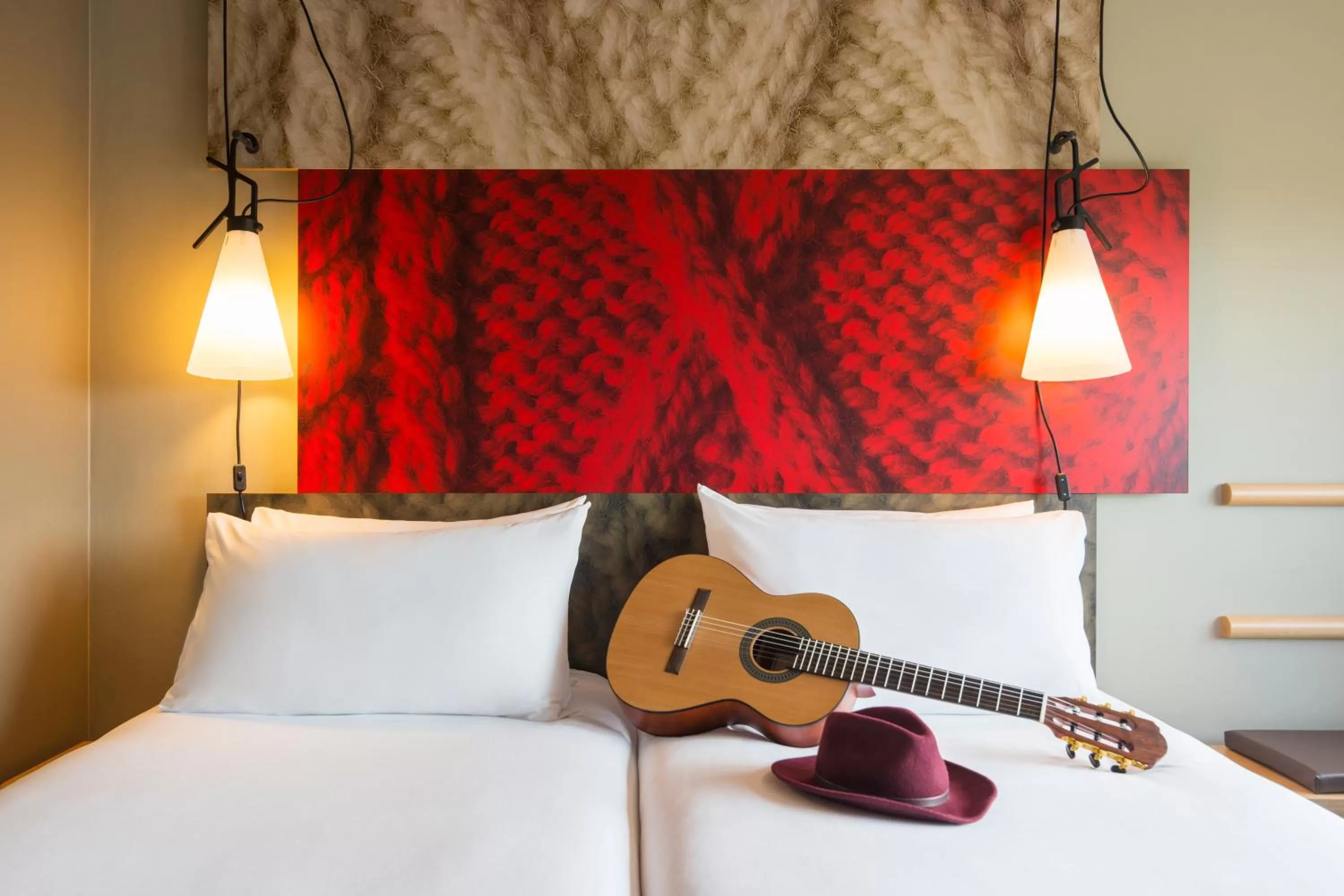 Bed in ibis Rueil-Malmaison Centre