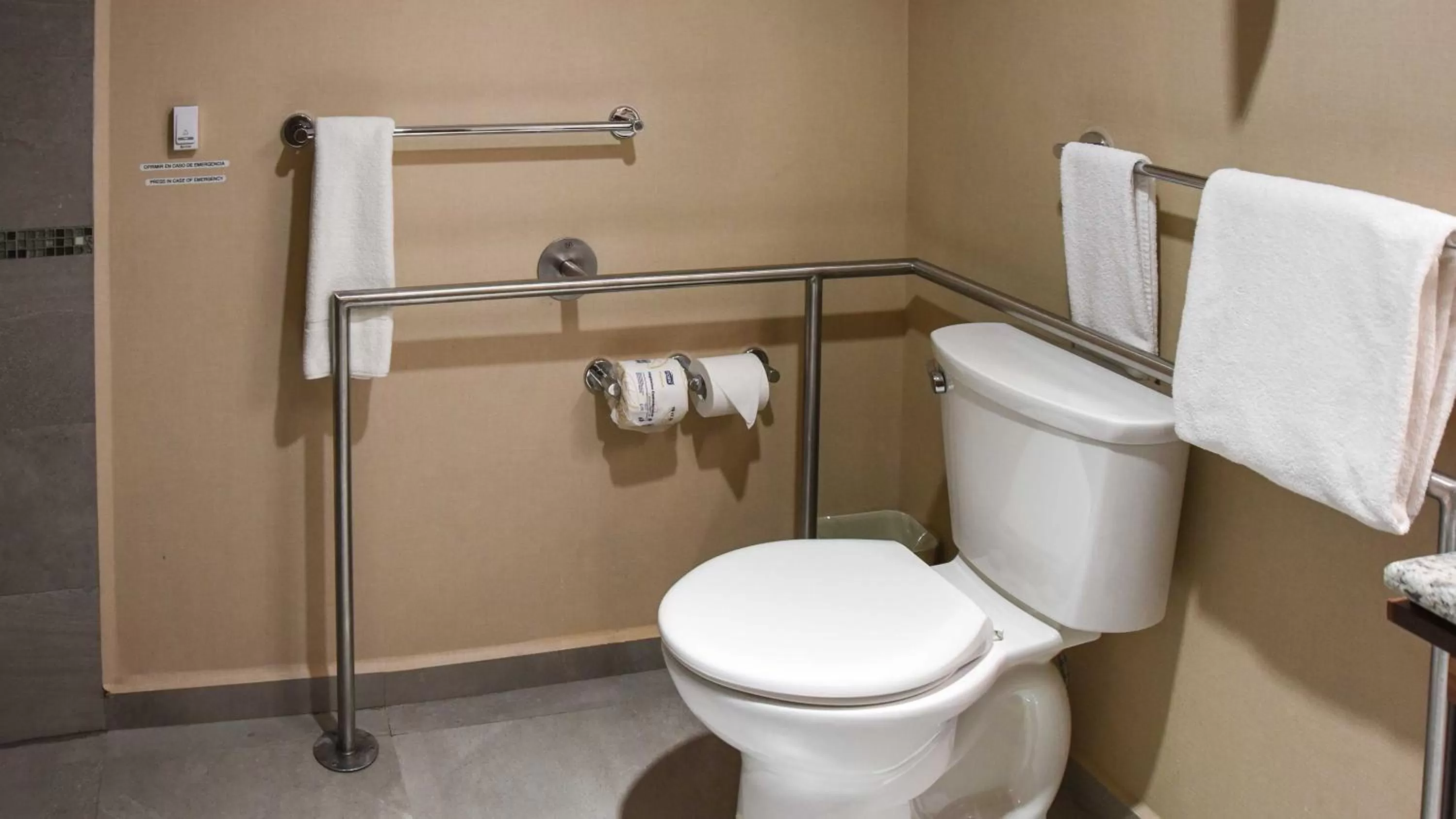 Toilet in Holiday Inn Express and Suites Celaya by IHG